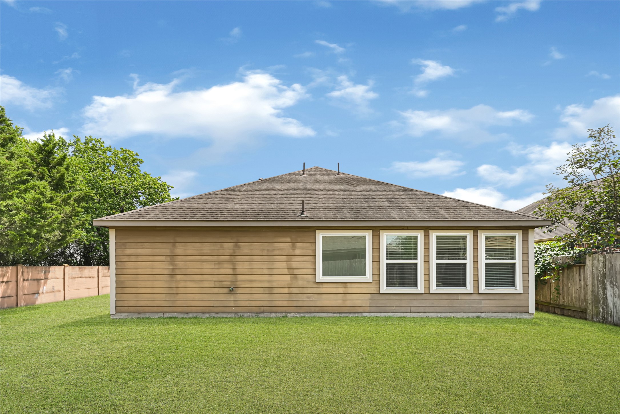 5019 Forest Moss Court Property Photo 6