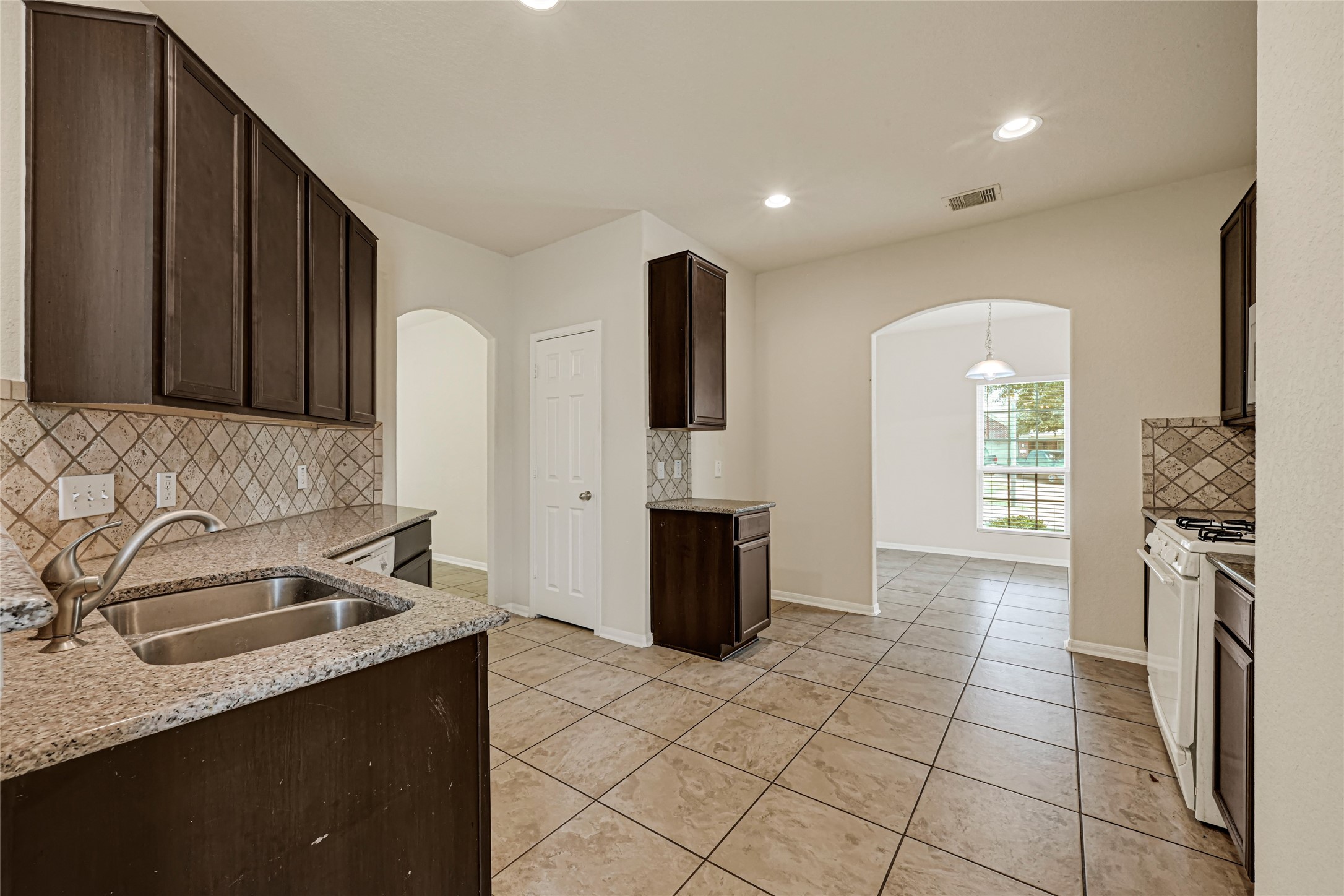 5019 Forest Moss Court Property Photo 11
