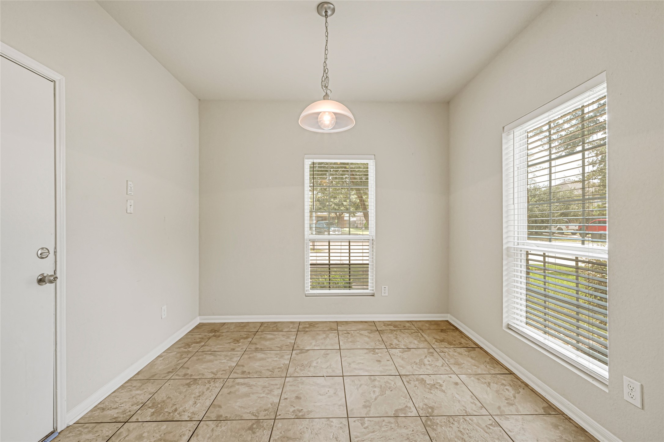 5019 Forest Moss Court Property Photo 14