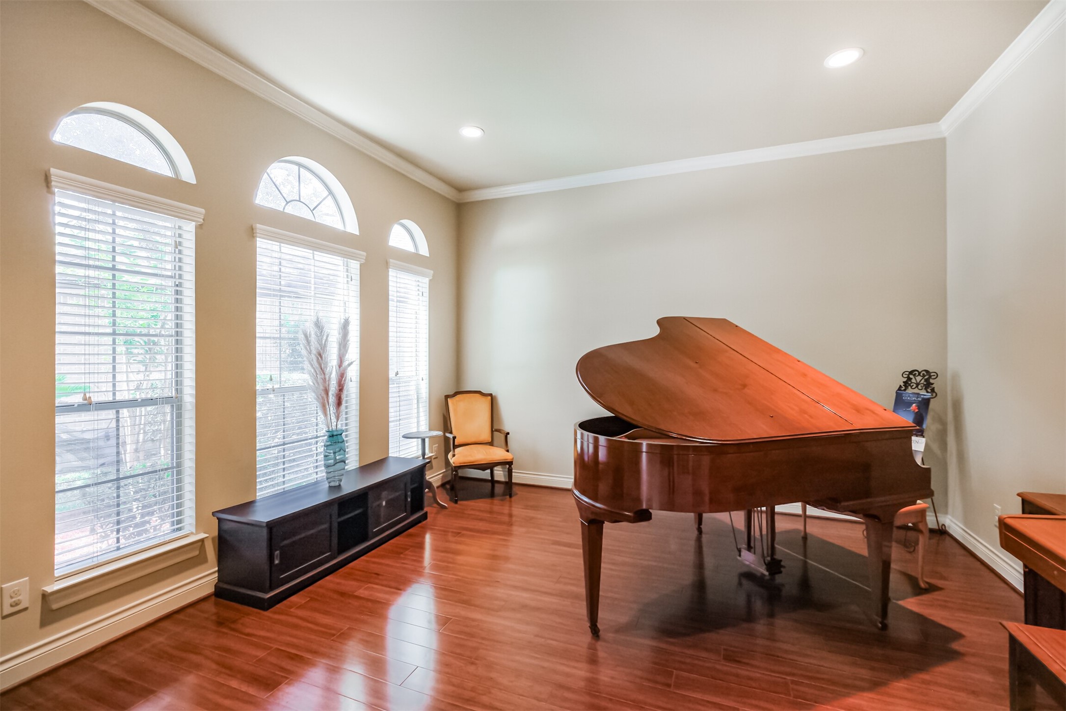 2402 Chesley Park Court Property Photo 8