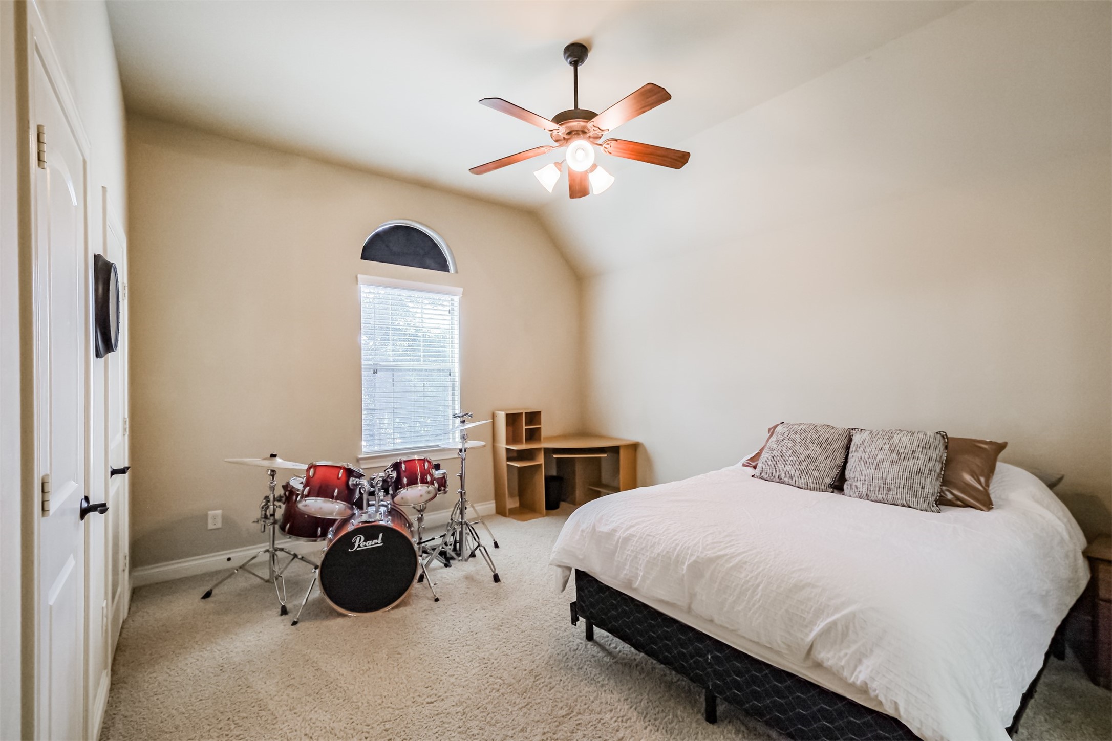 2402 Chesley Park Court Property Photo 35