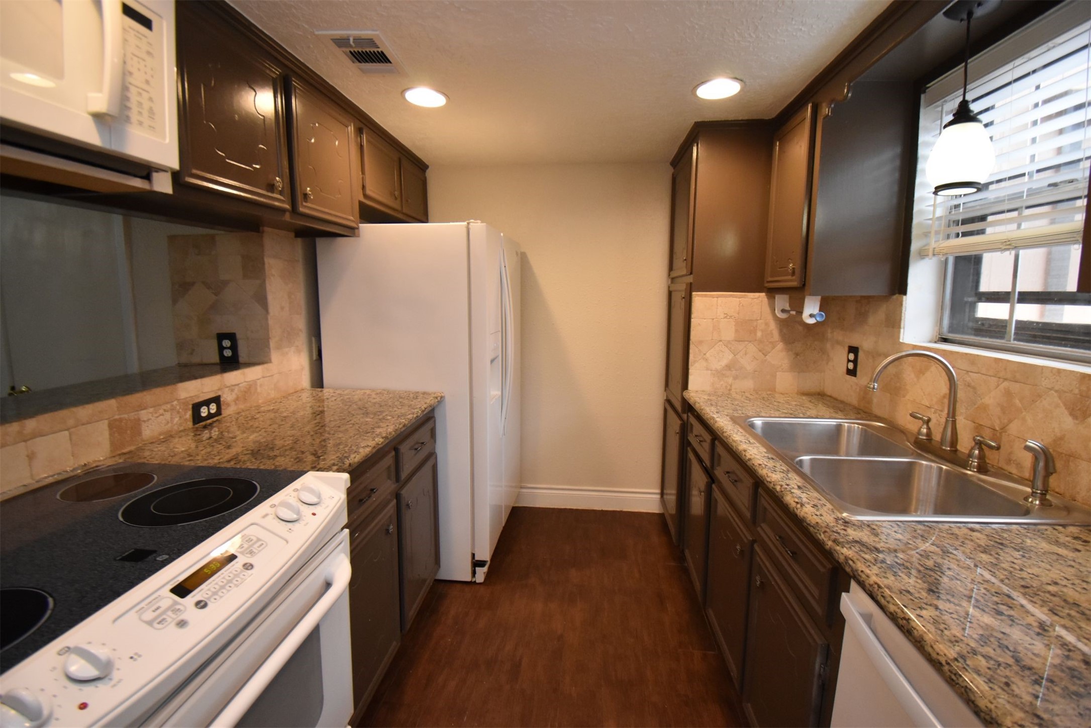 429 Sunset Drive Property Photo 10