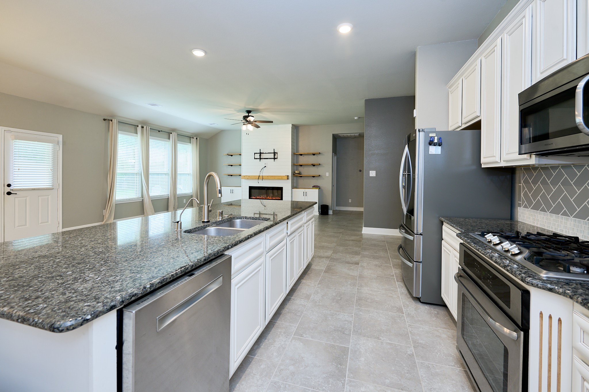 4902 Preserve Park Drive Property Photo 16