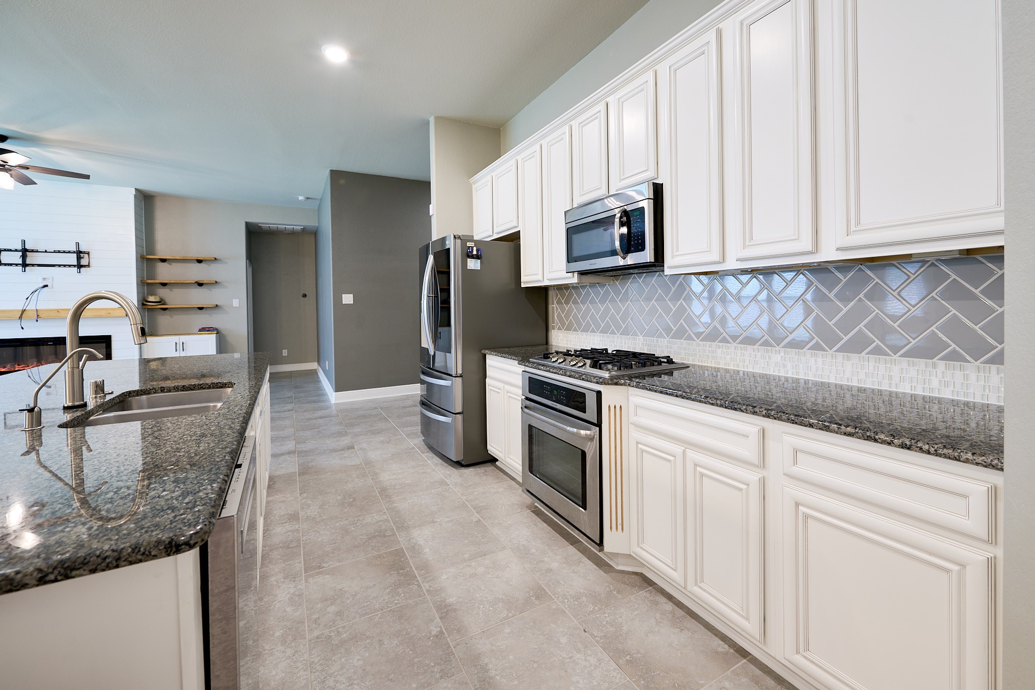 4902 Preserve Park Drive Property Photo 17