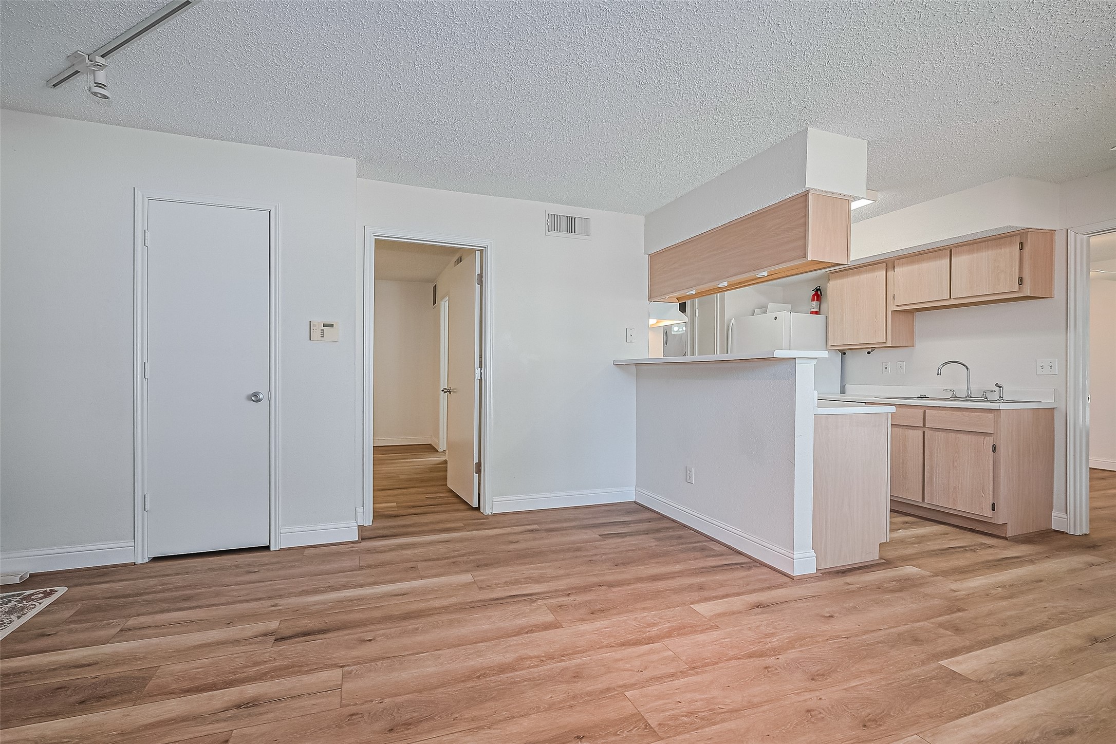 2750 Holly Hall Street 910 Property Photo 6