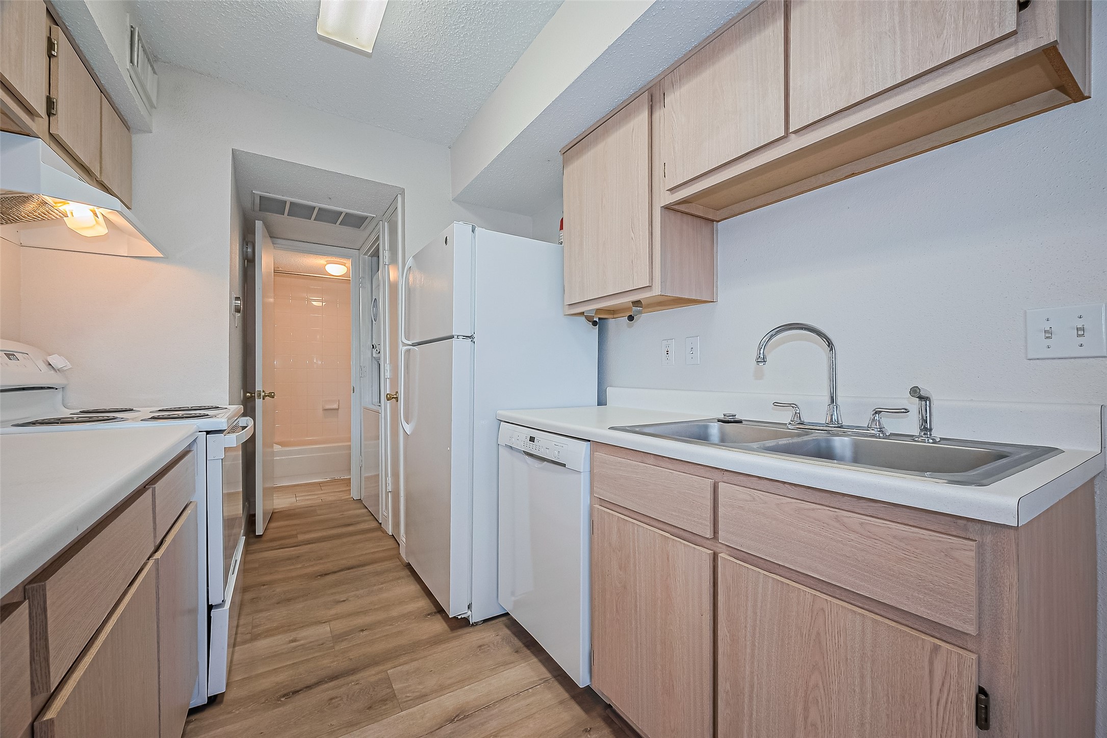 2750 Holly Hall Street 910 Property Photo 10