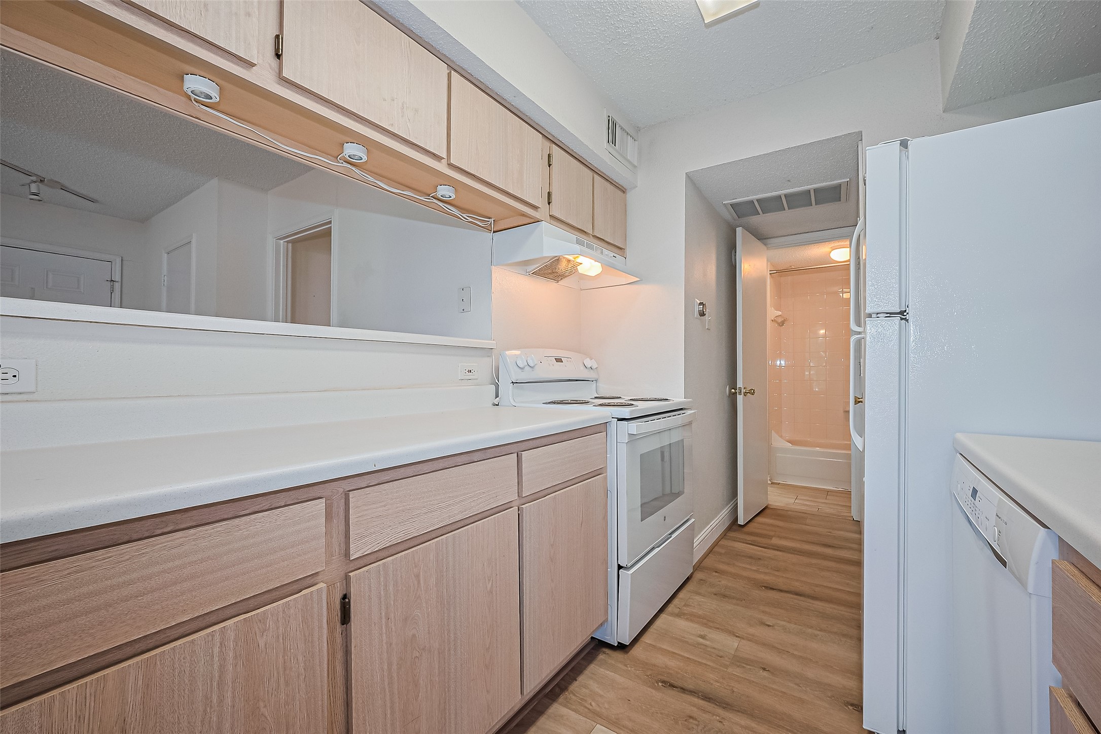 2750 Holly Hall Street 910 Property Photo 12