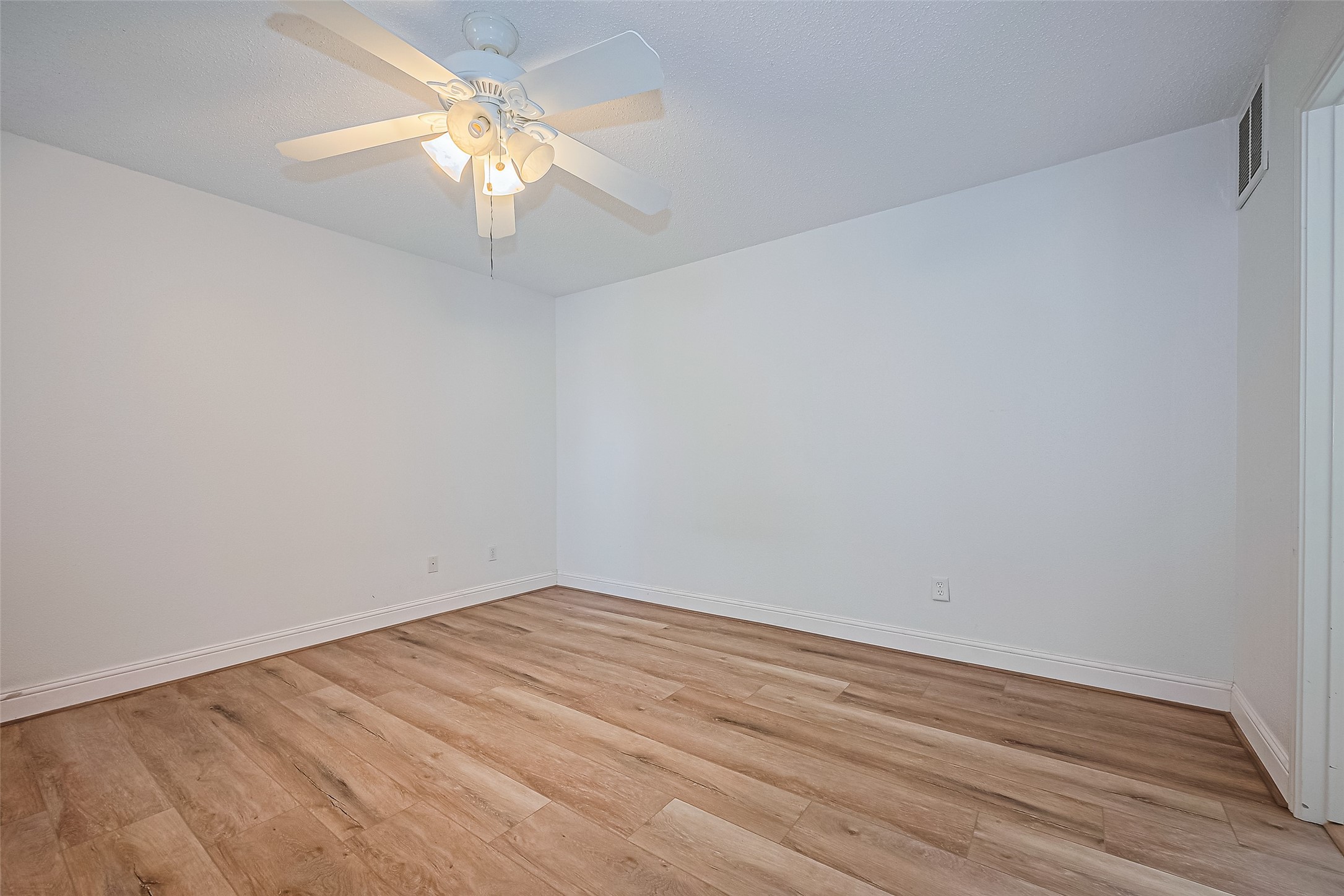 2750 Holly Hall Street 910 Property Photo 17