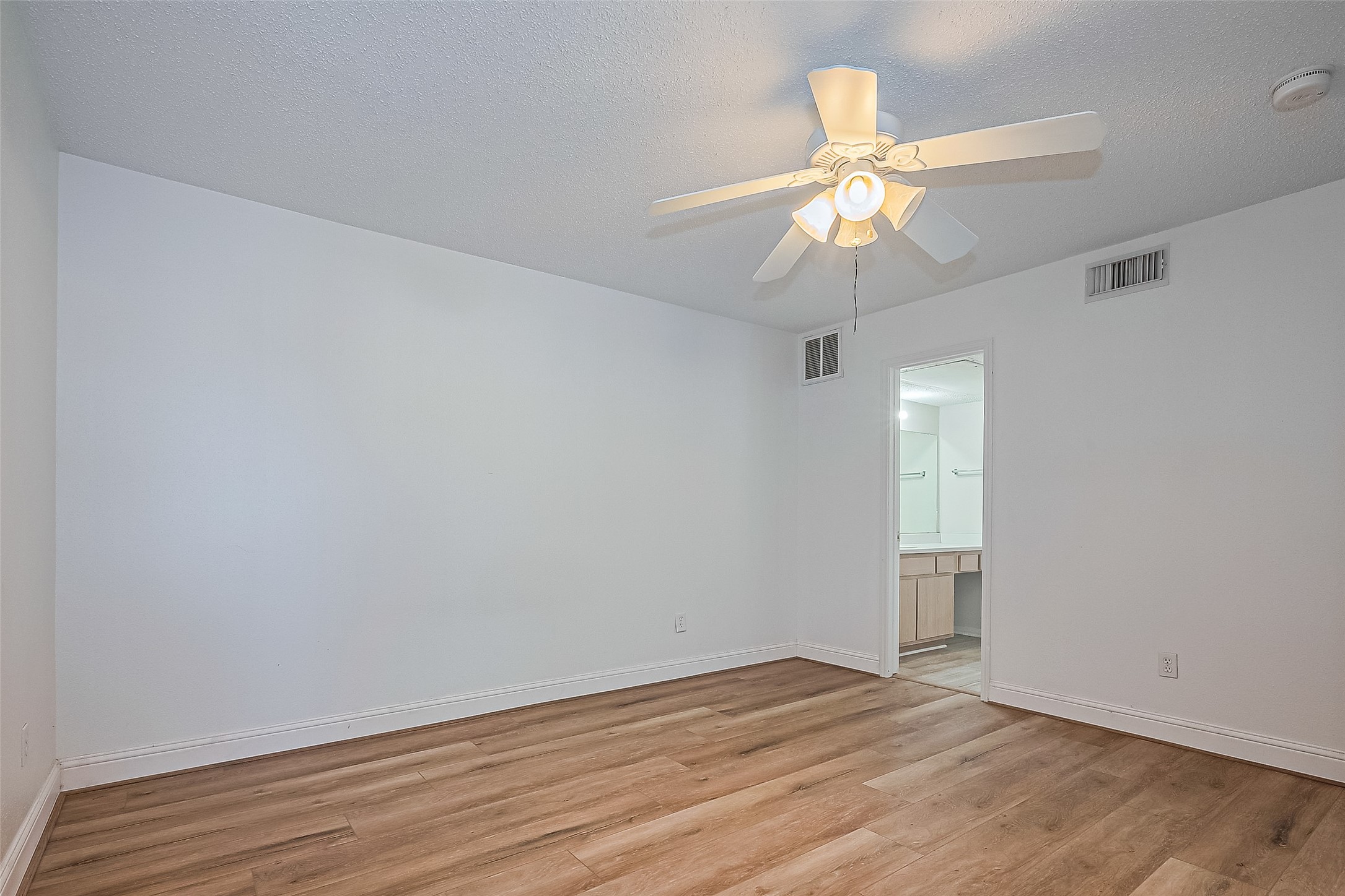 2750 Holly Hall Street 910 Property Photo 19