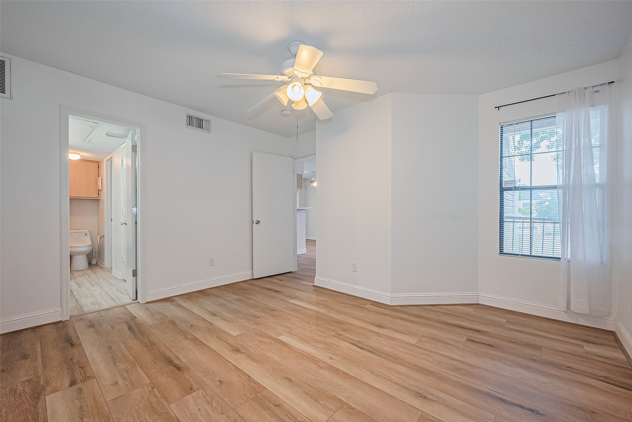 2750 Holly Hall Street 910 Property Photo 20