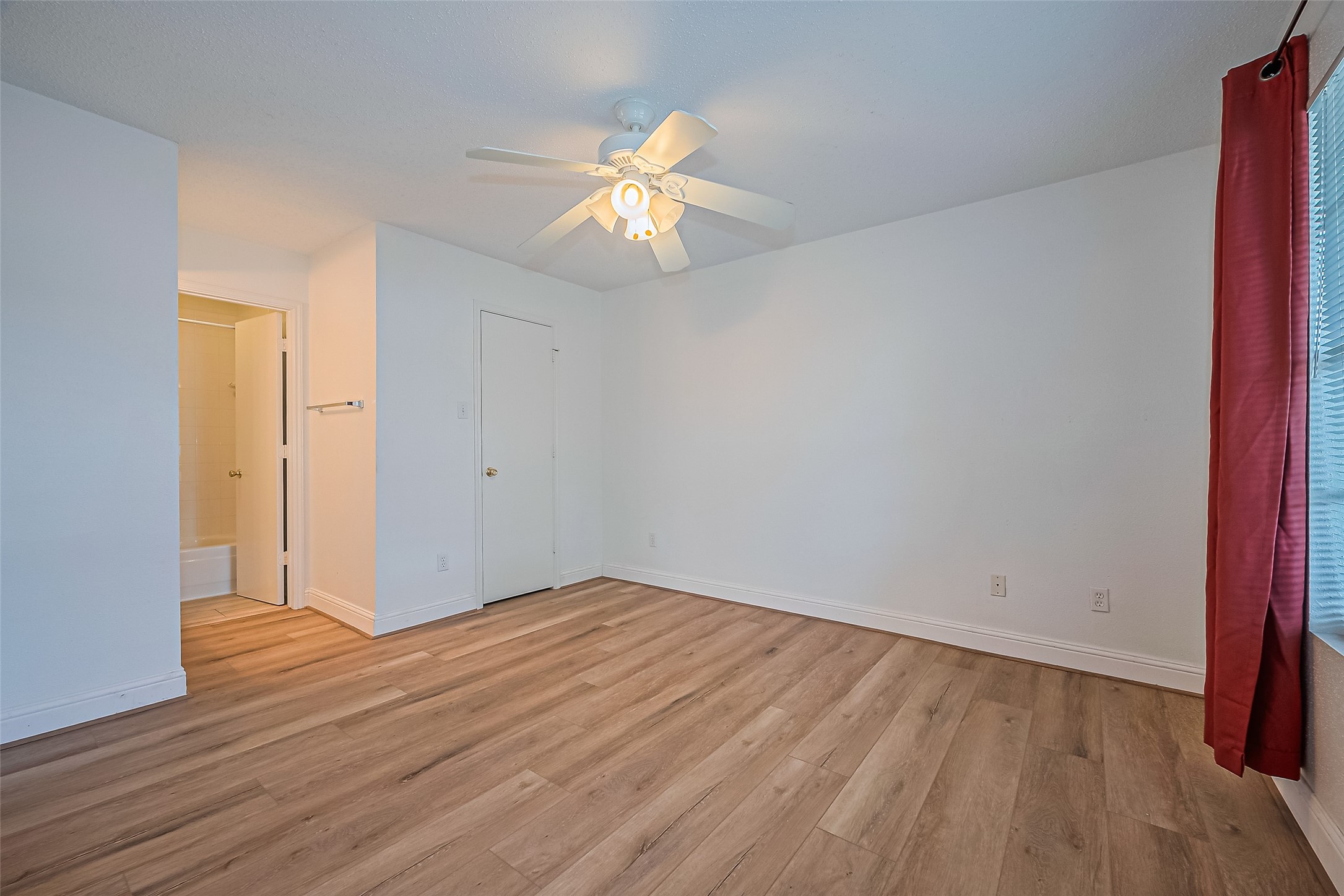 2750 Holly Hall Street 910 Property Photo 22