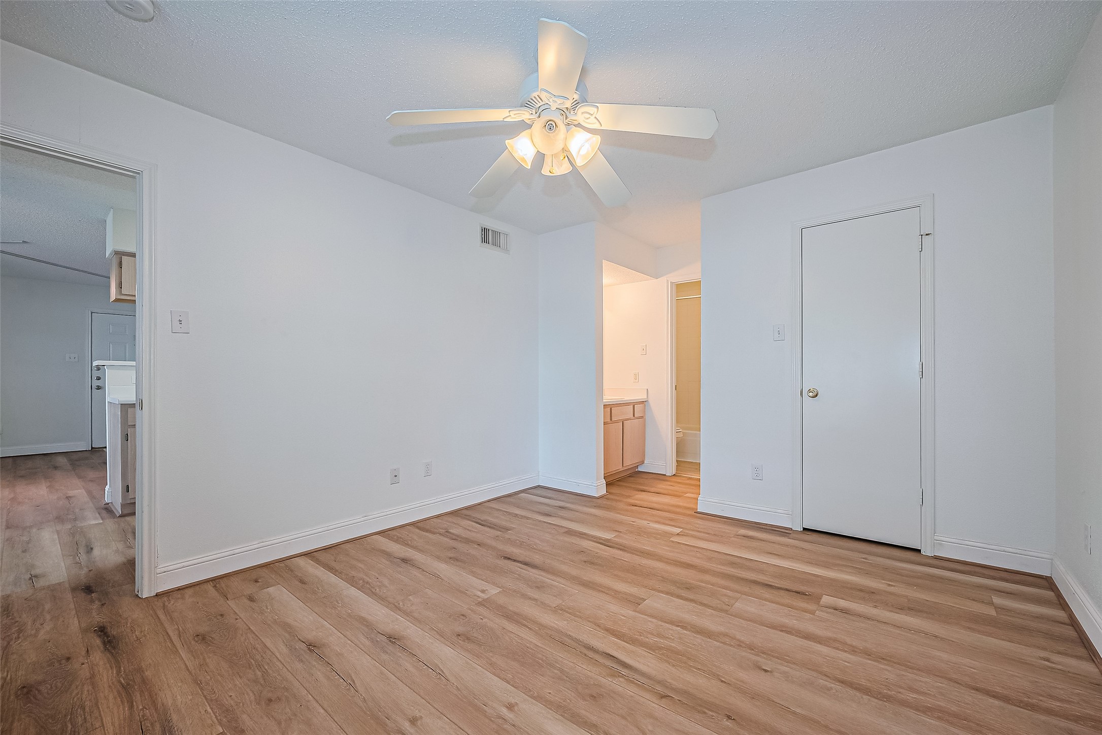 2750 Holly Hall Street 910 Property Photo 25
