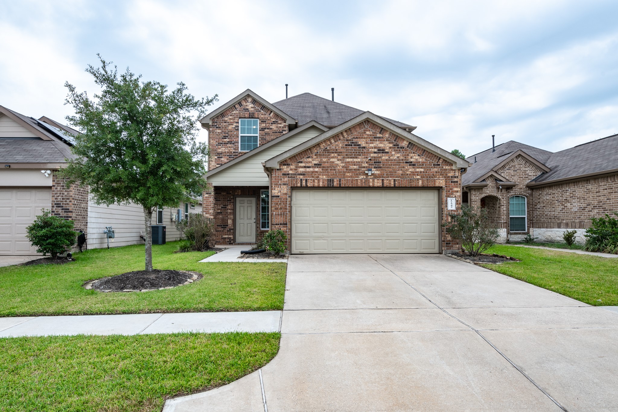 17542 Holroyd Road Property Photo 1