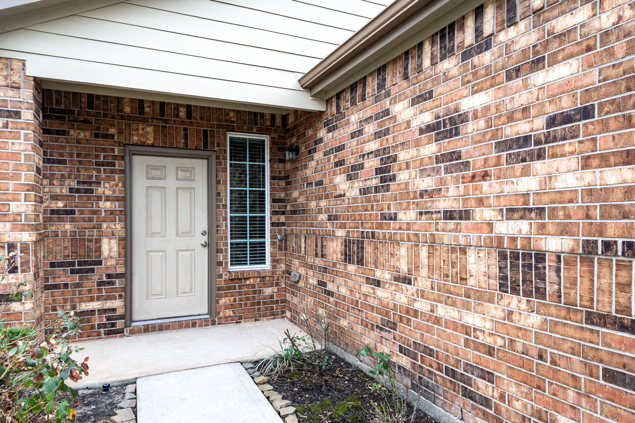 17542 Holroyd Road Property Photo 5