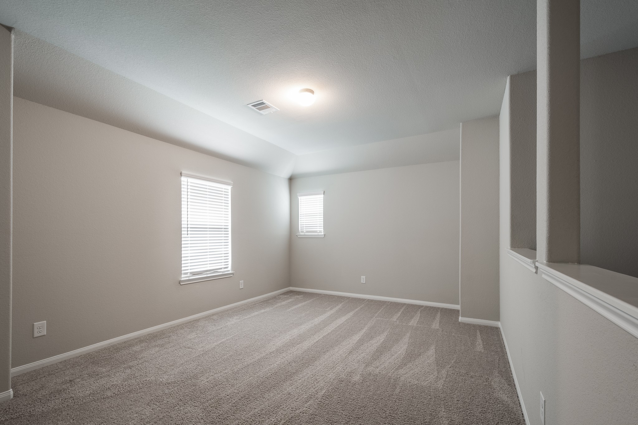 17542 Holroyd Road Property Photo 17