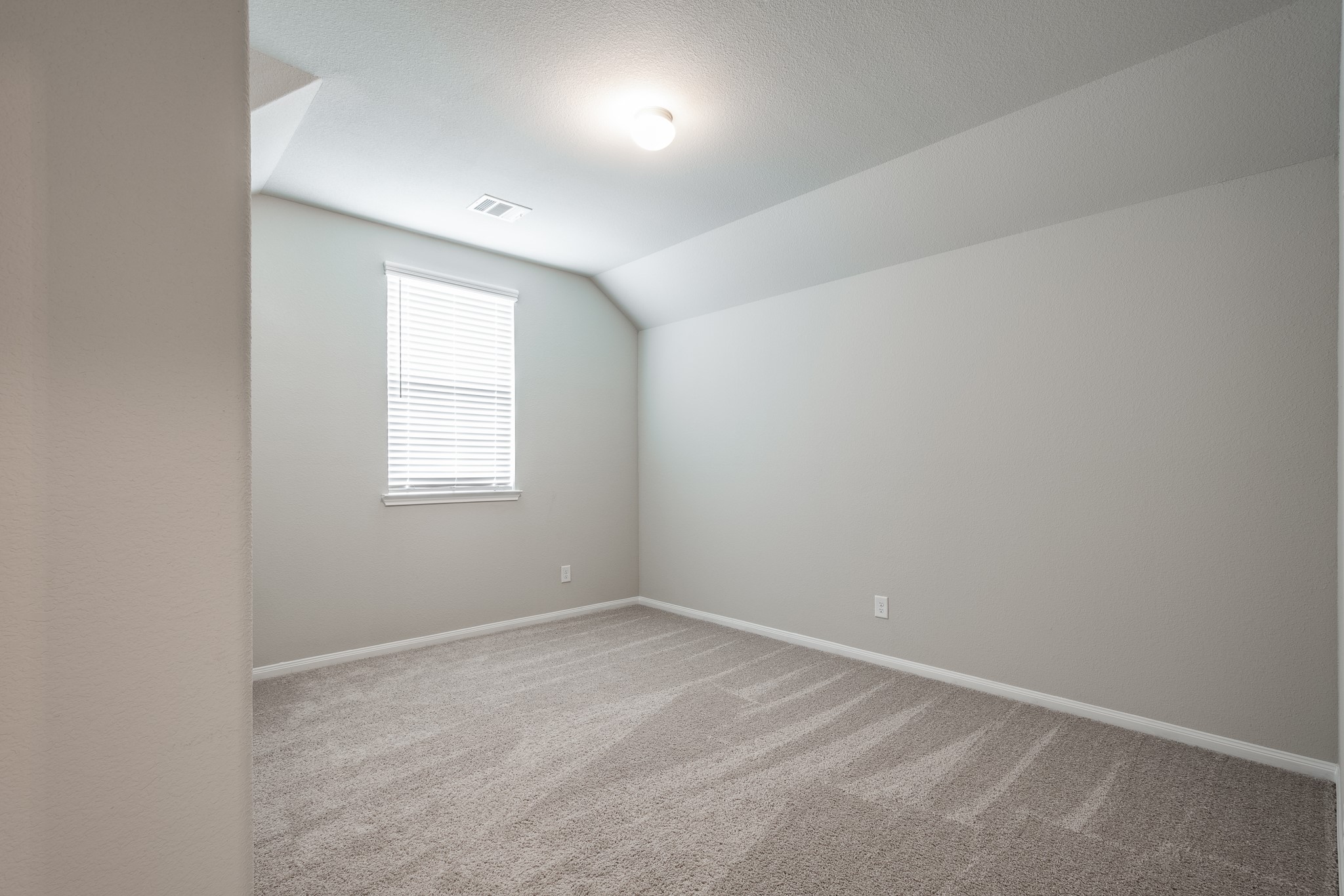 17542 Holroyd Road Property Photo 23