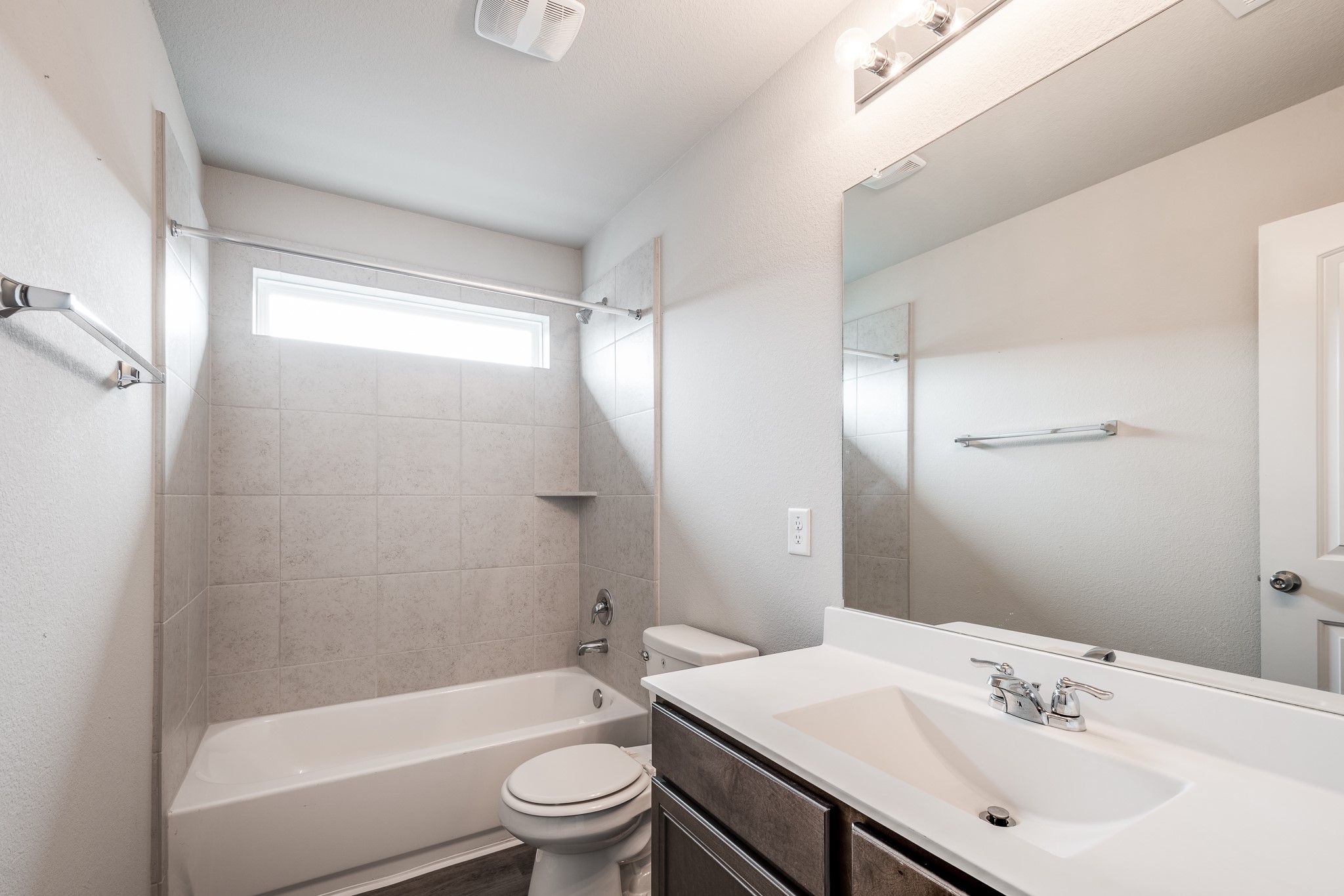 17542 Holroyd Road Property Photo 25