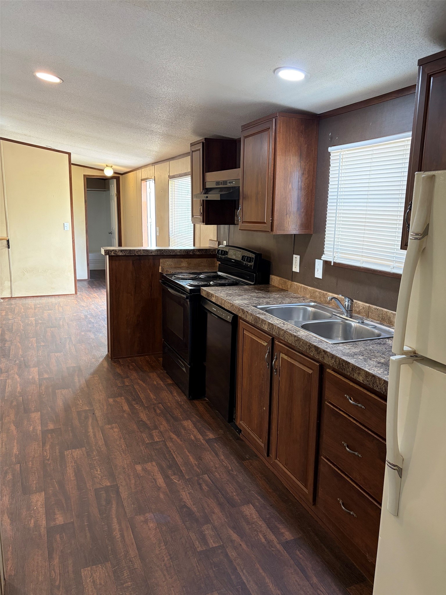 20405 Red Oak Drive Property Photo 7