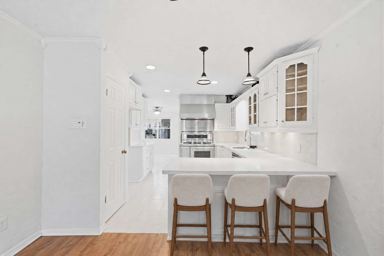 8102 Durklyn Lane Property Photo 3