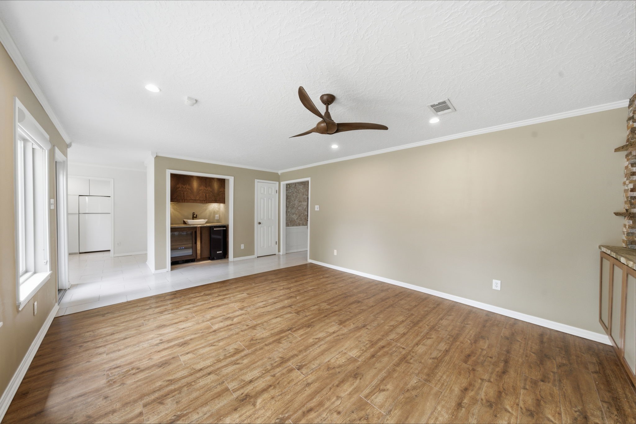 8102 Durklyn Lane Property Photo 12