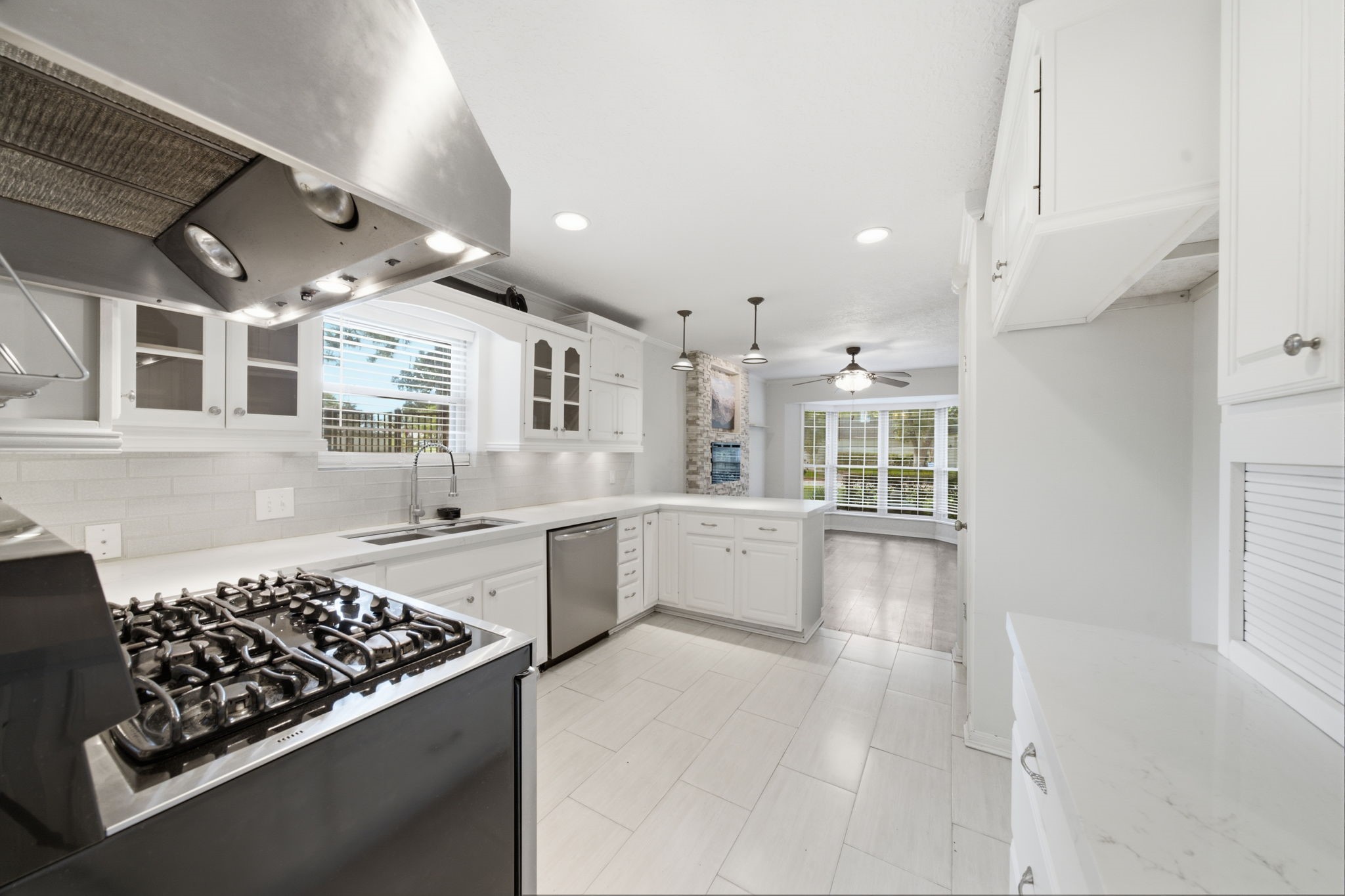 8102 Durklyn Lane Property Photo 15