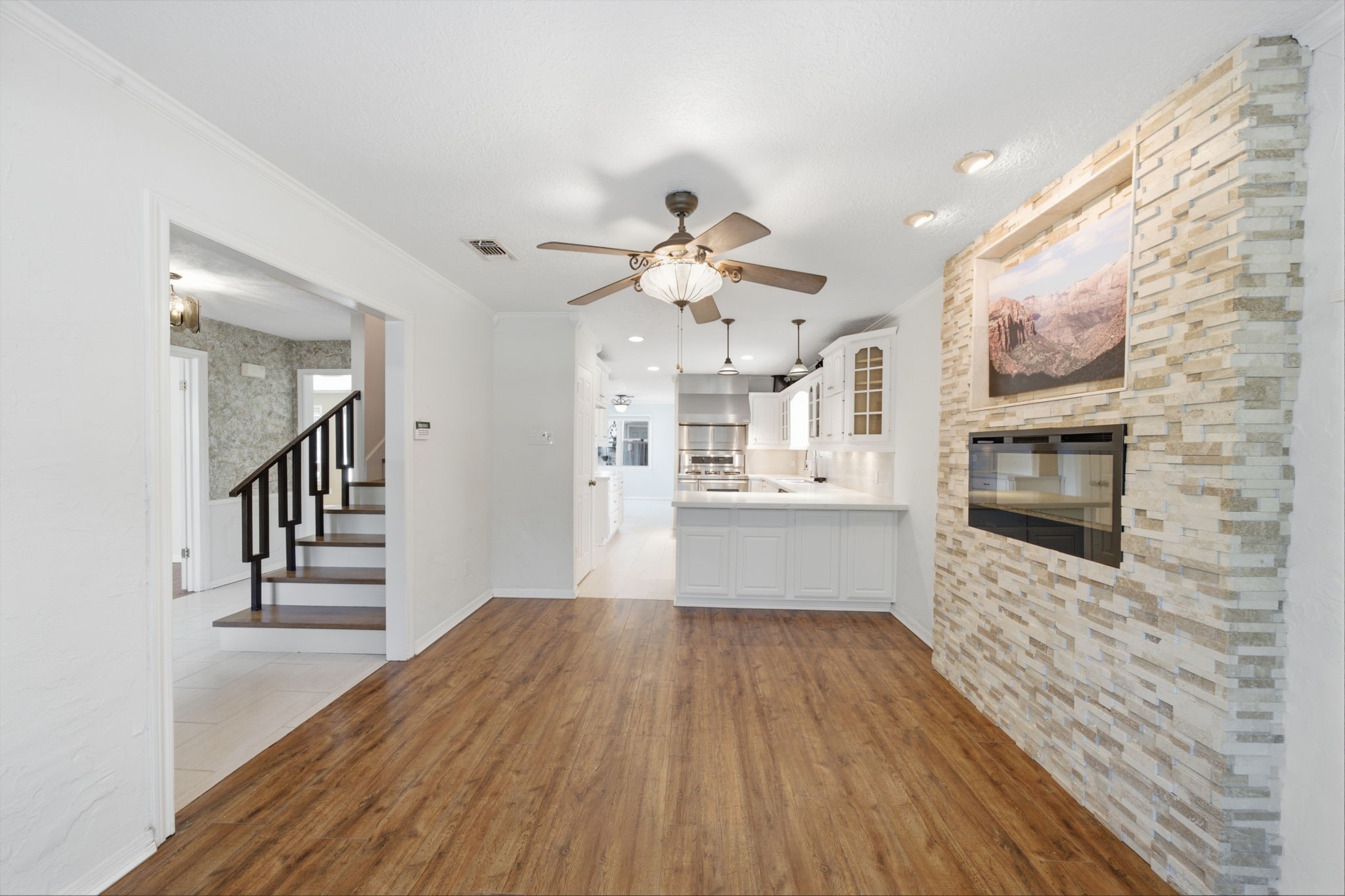 8102 Durklyn Lane Property Photo 16