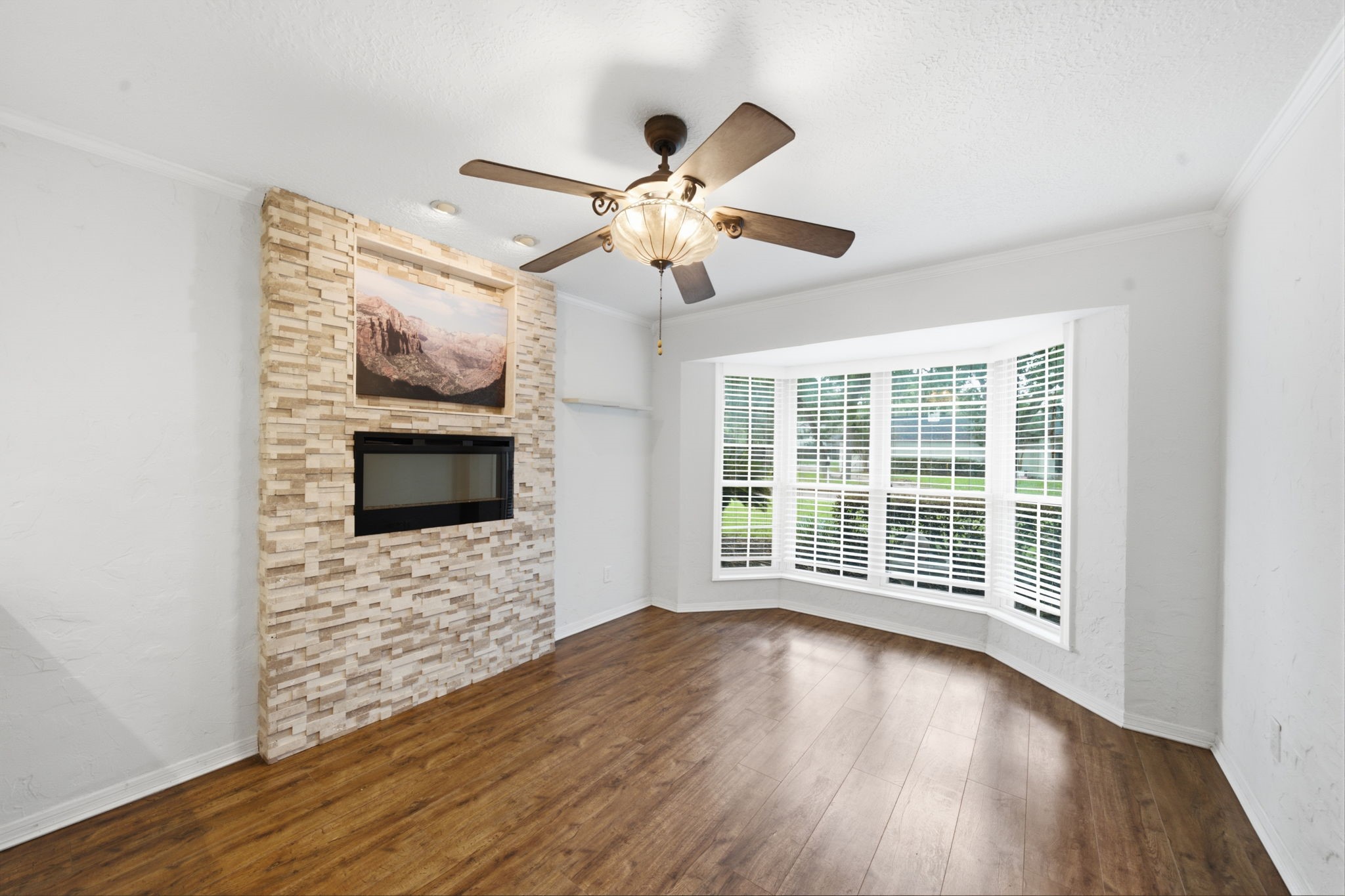 8102 Durklyn Lane Property Photo 17