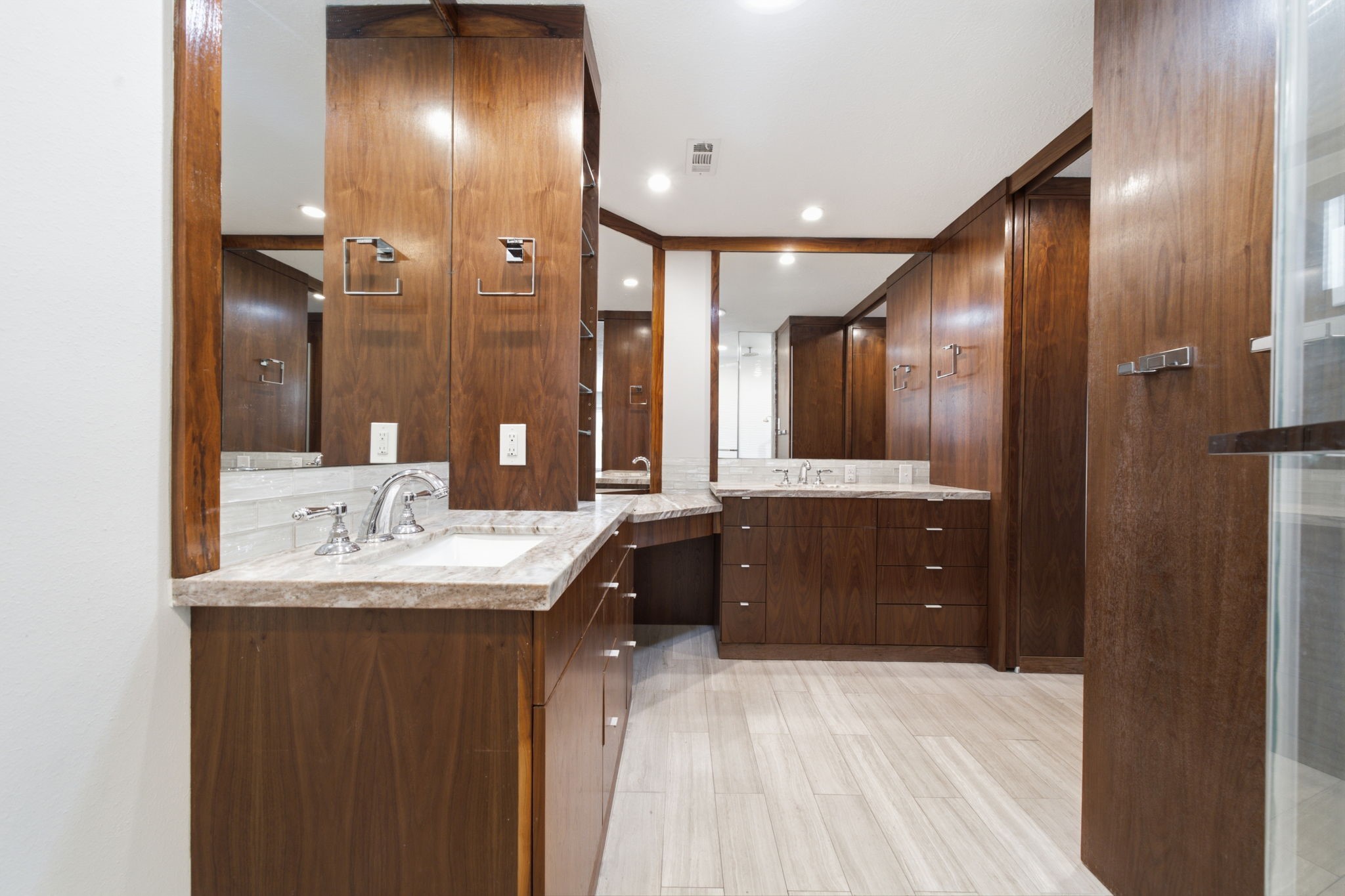 8102 Durklyn Lane Property Photo 22