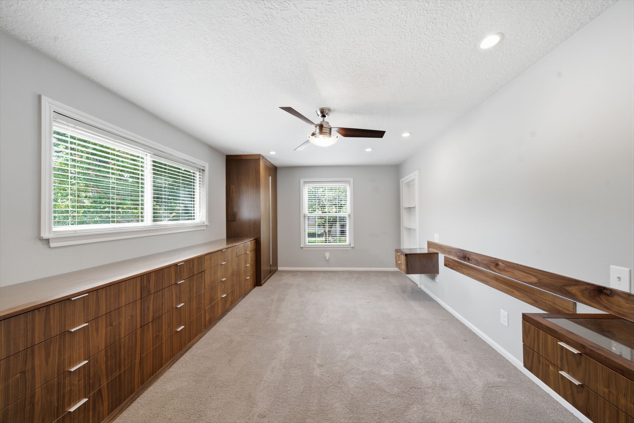 8102 Durklyn Lane Property Photo 23