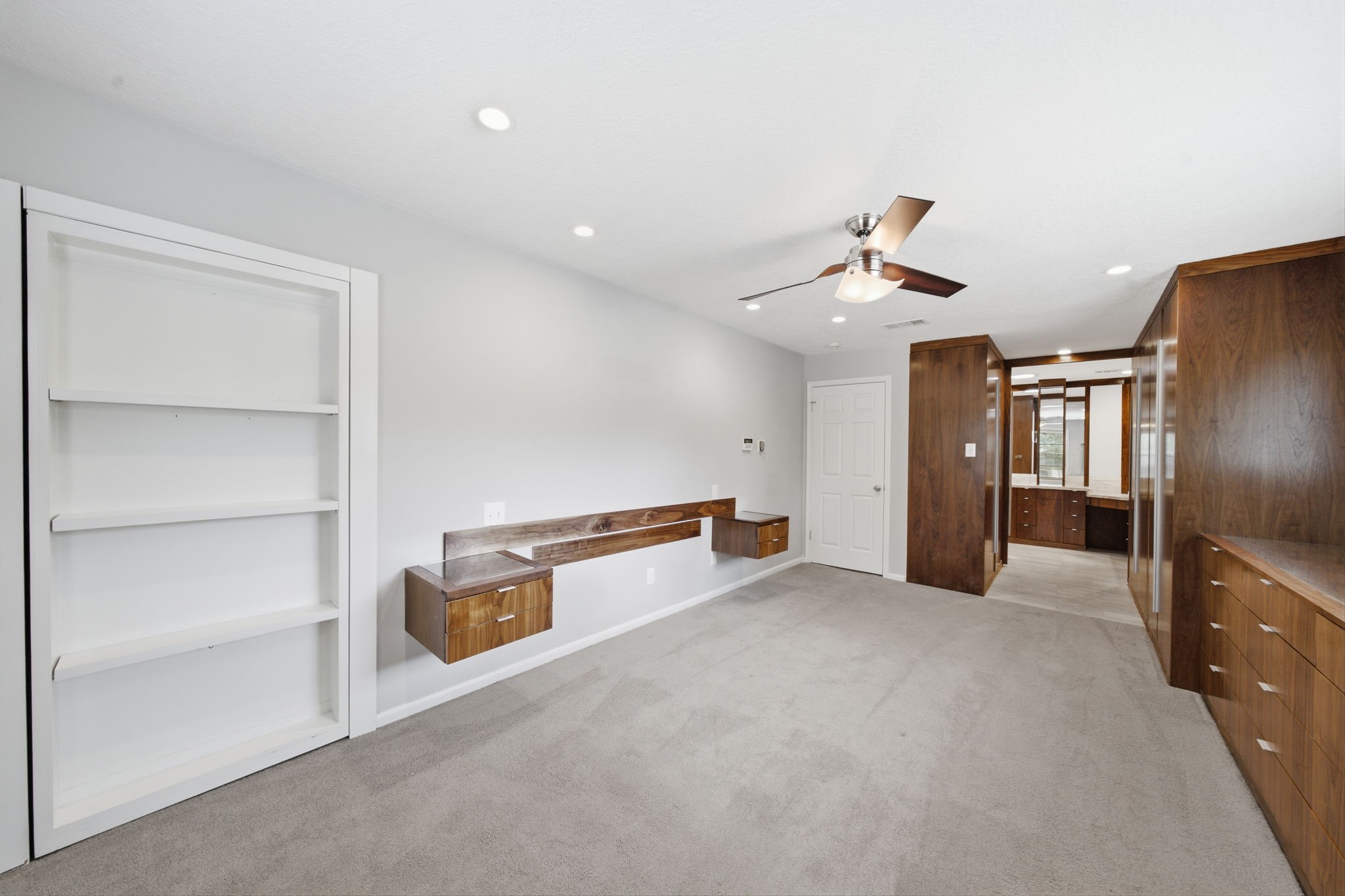 8102 Durklyn Lane Property Photo 24