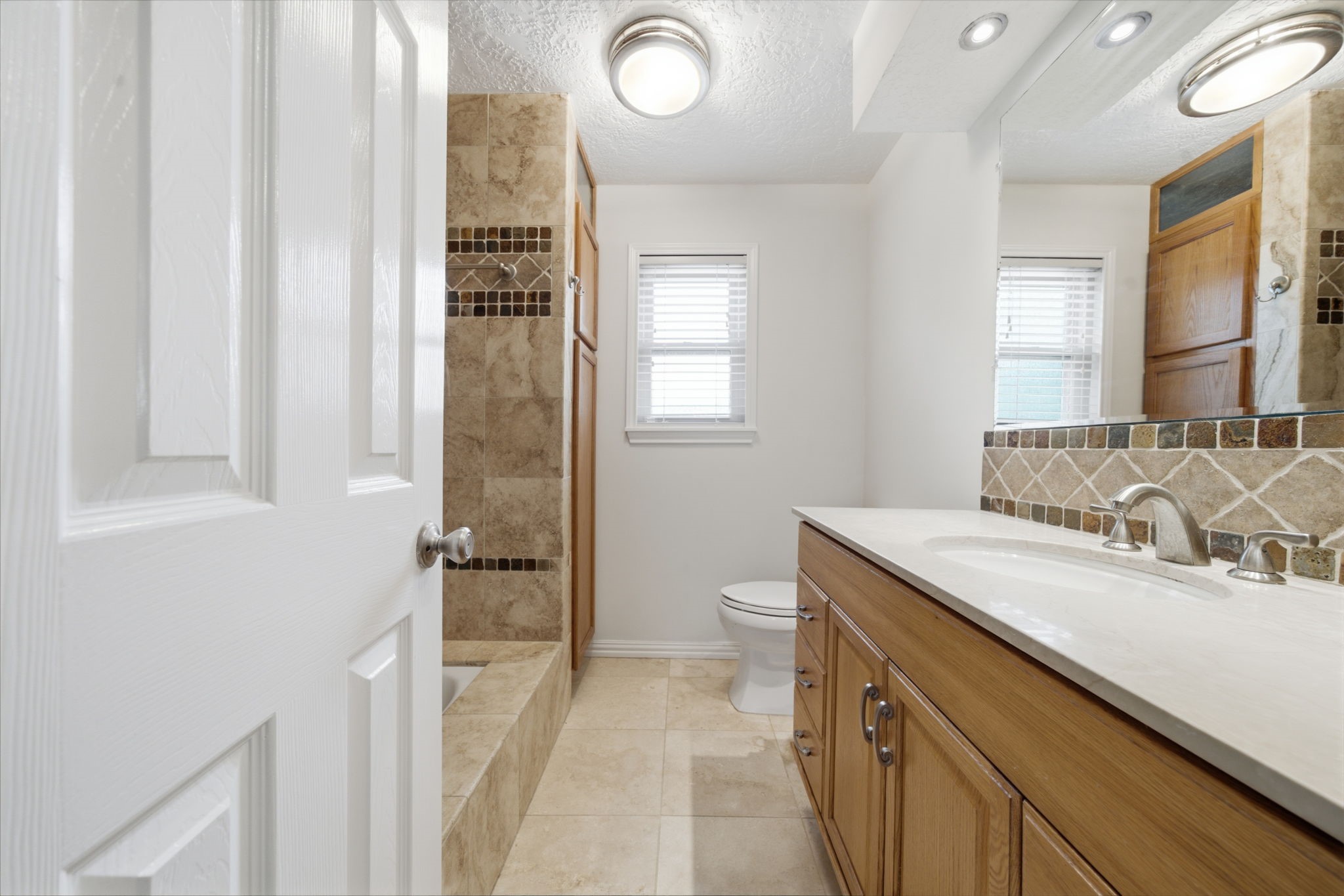 8102 Durklyn Lane Property Photo 26