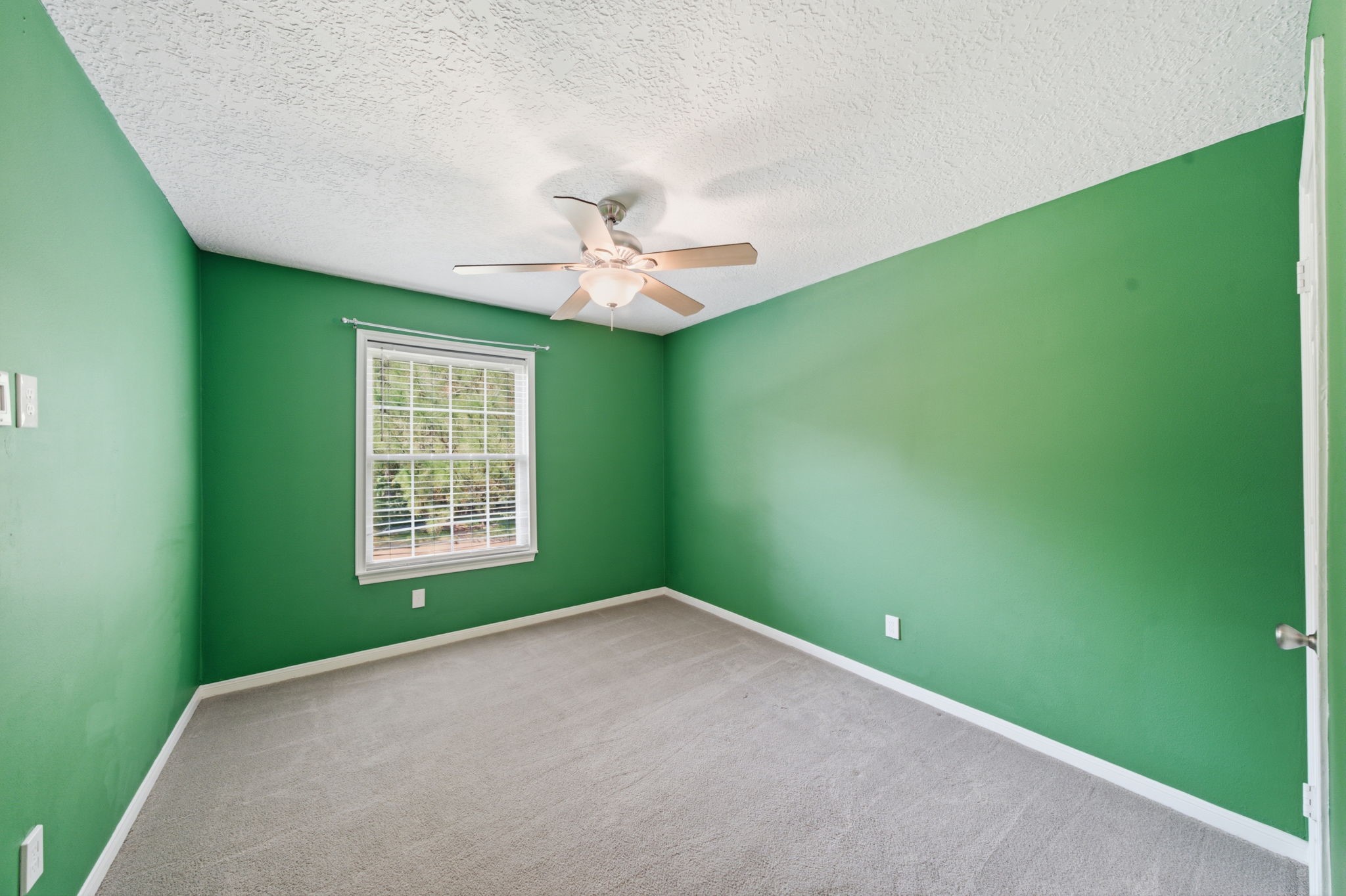 8102 Durklyn Lane Property Photo 29