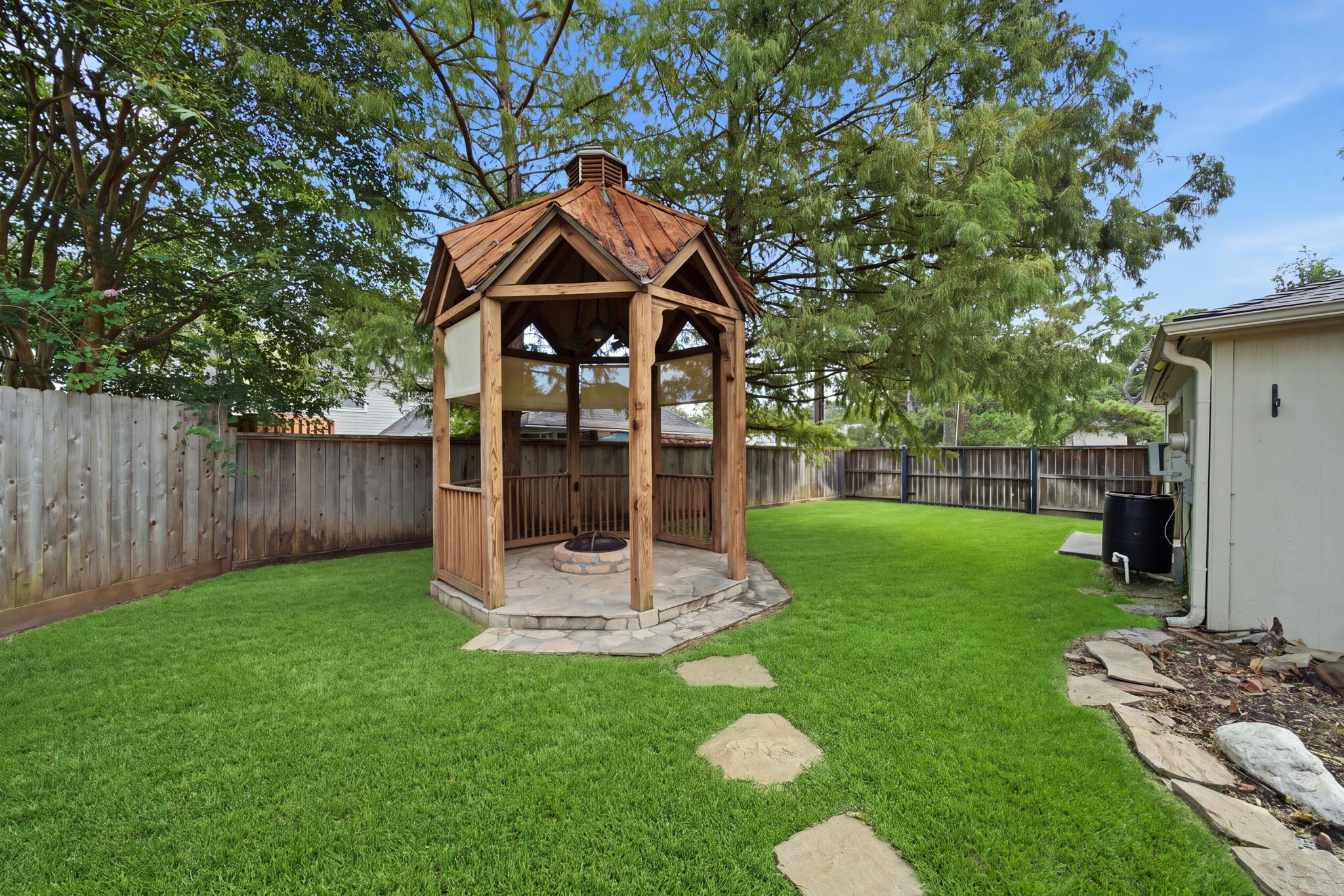 8102 Durklyn Lane Property Photo 35