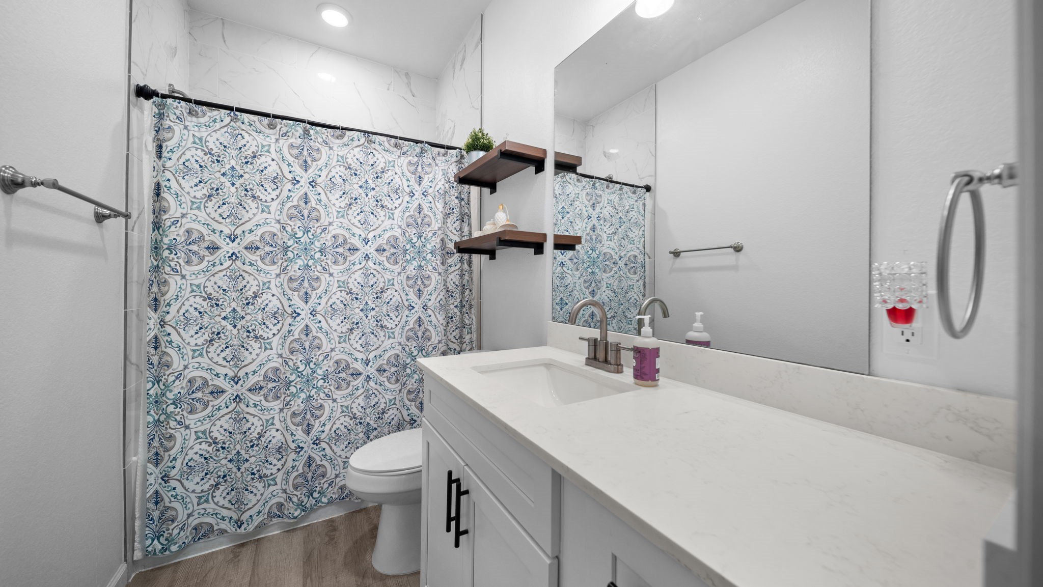1310 Bridge Street Property Photo 24