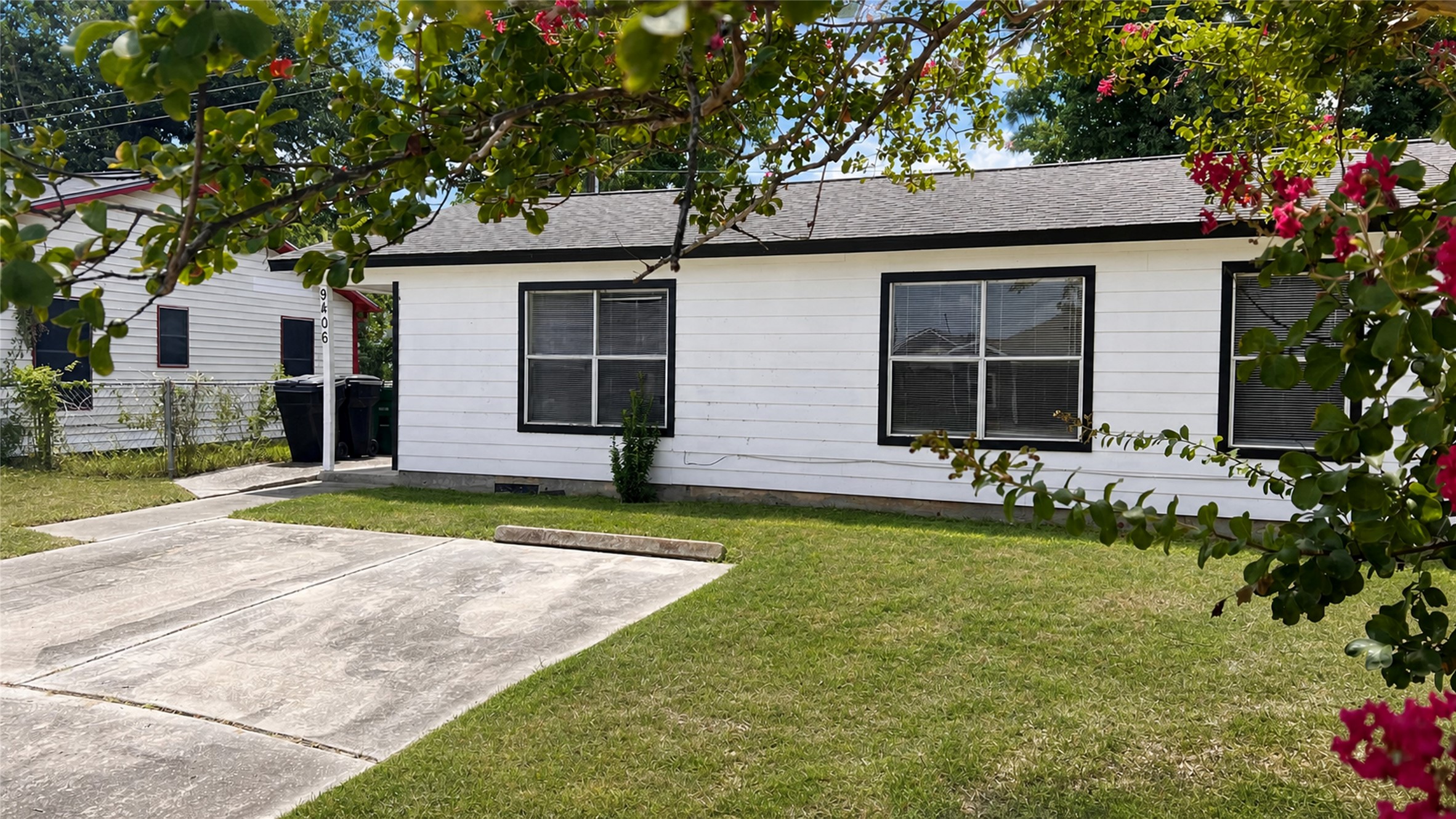 9406 Alcala Court Property Photo 2