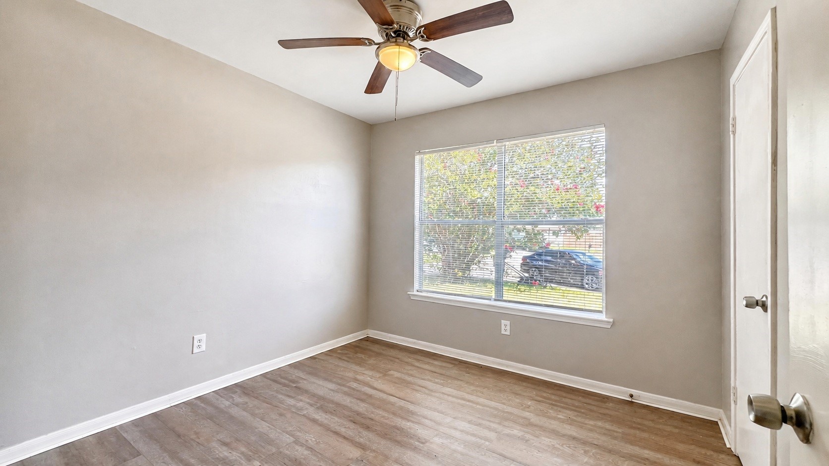 9406 Alcala Court Property Photo 10