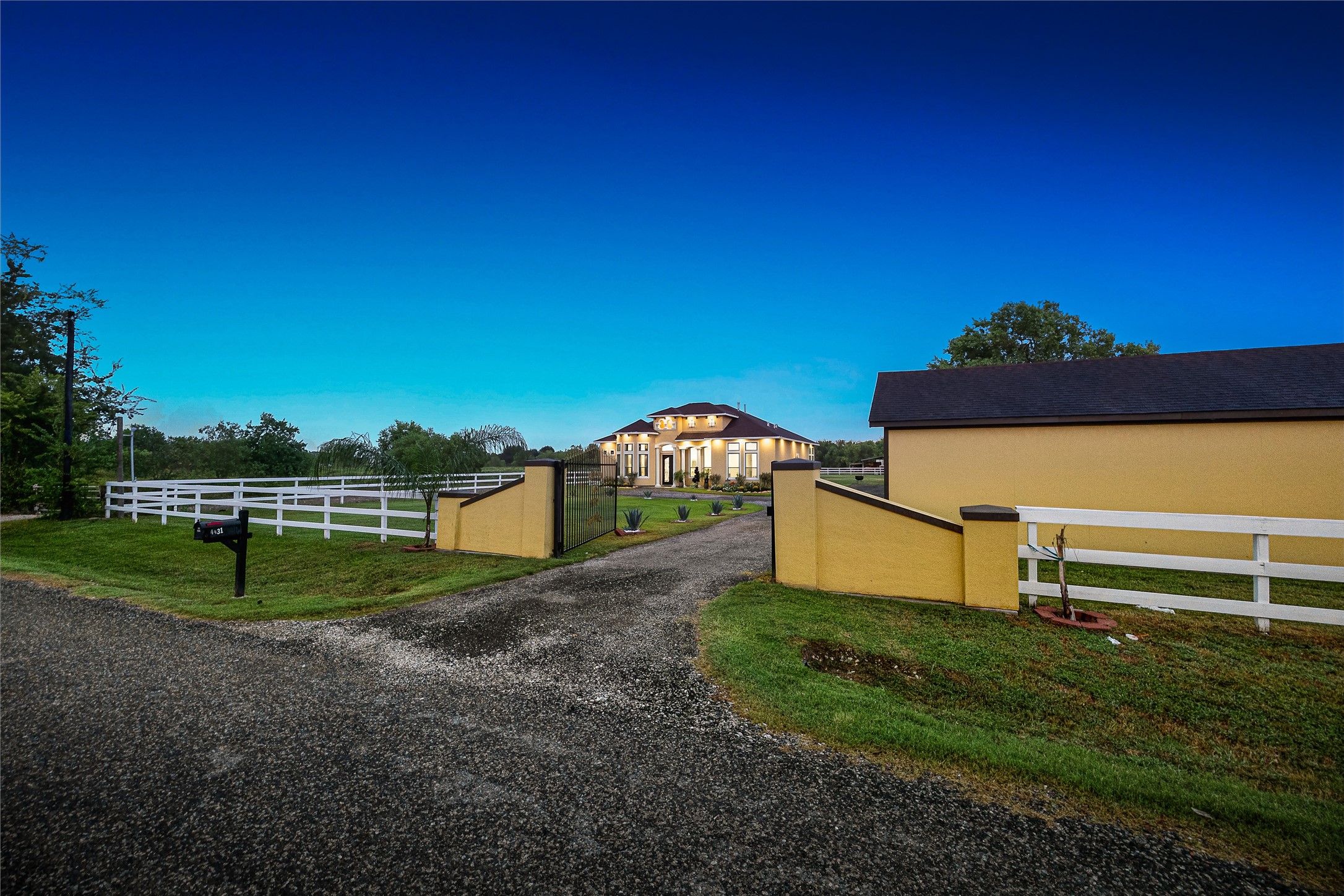 4431 Garvie Lane Property Photo 45