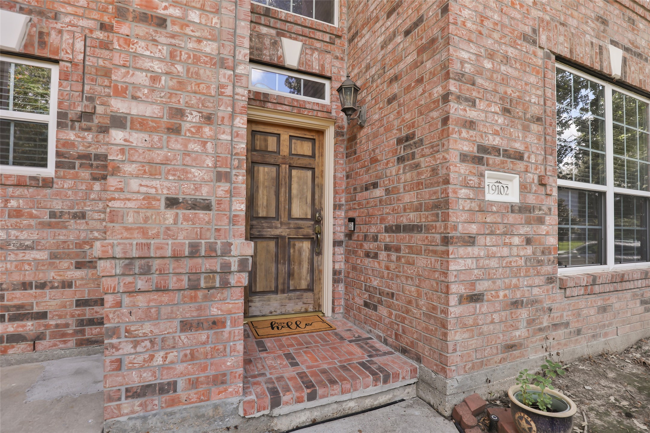 19102 Sprinters Drive Property Photo 4