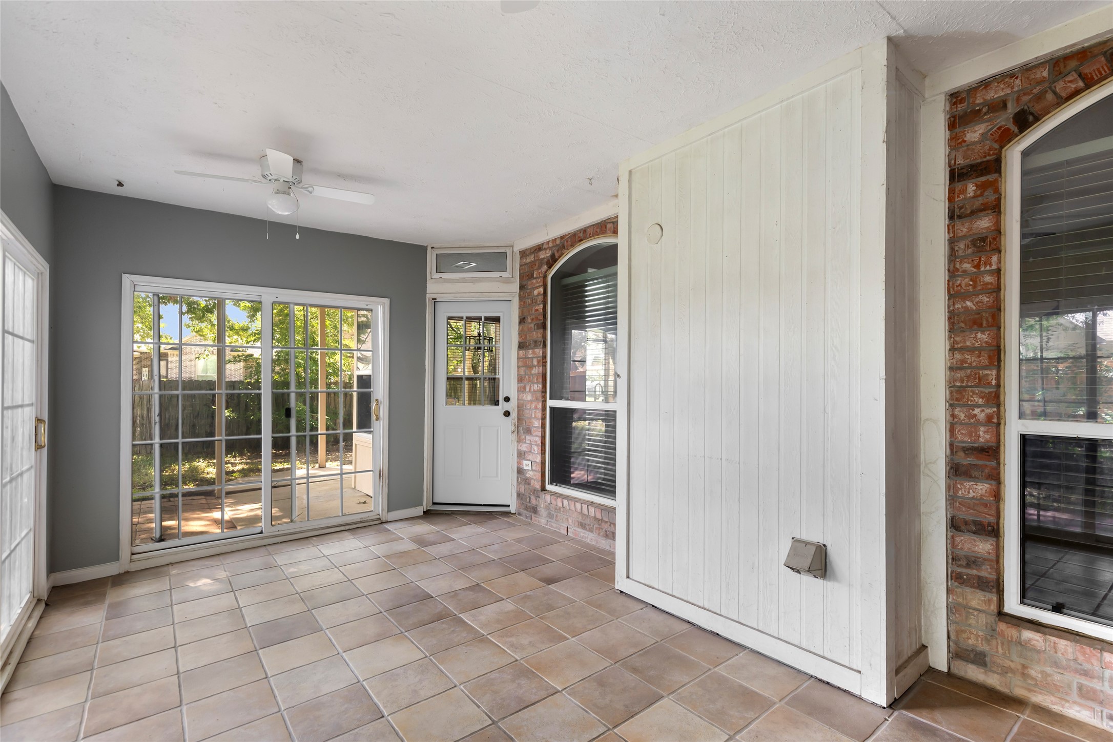 19102 Sprinters Drive Property Photo 6