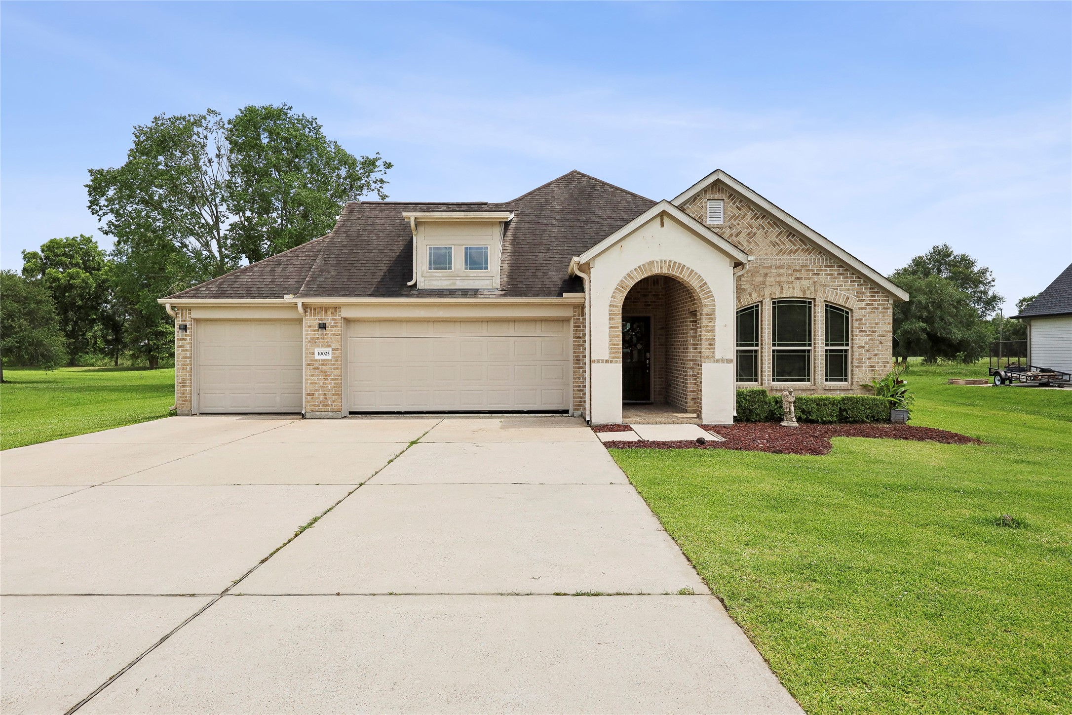 10025 Jason Court Property Photo 1
