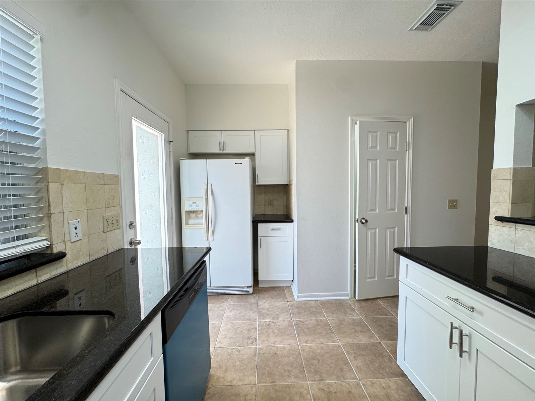 2930 Grants Lake Boulevard 2304 Property Photo 6