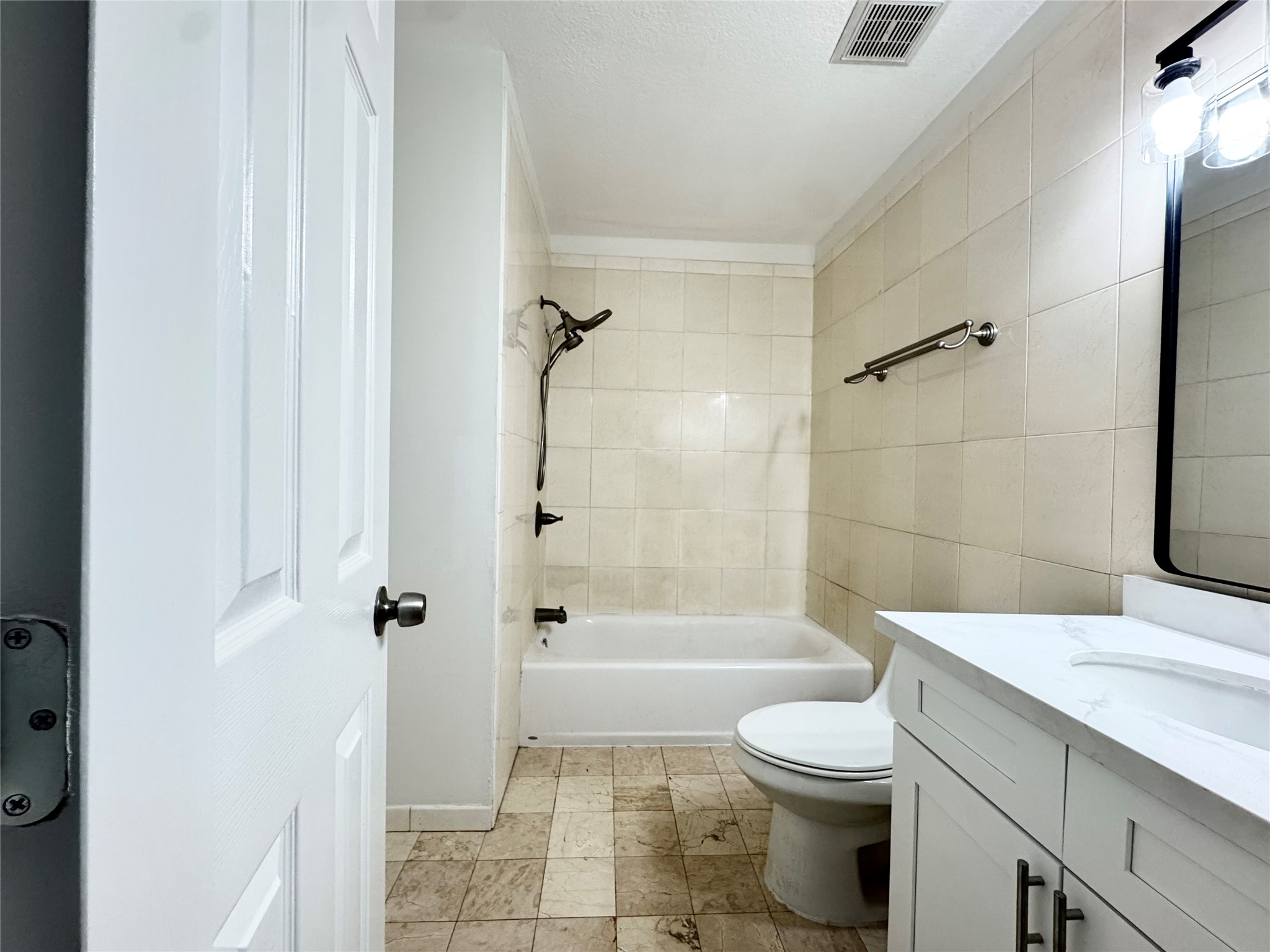 2930 Grants Lake Boulevard 2304 Property Photo 13