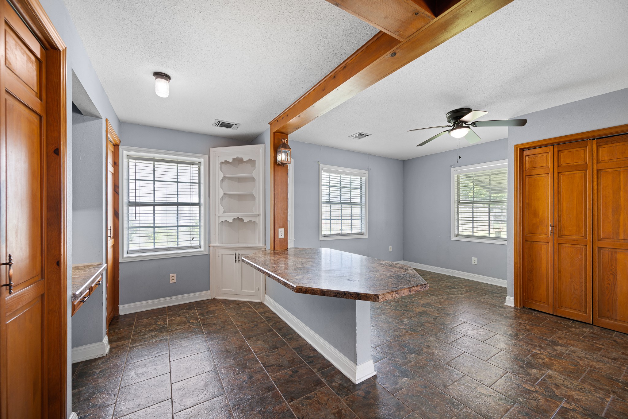 1008 Heights Avenue Property Photo 11