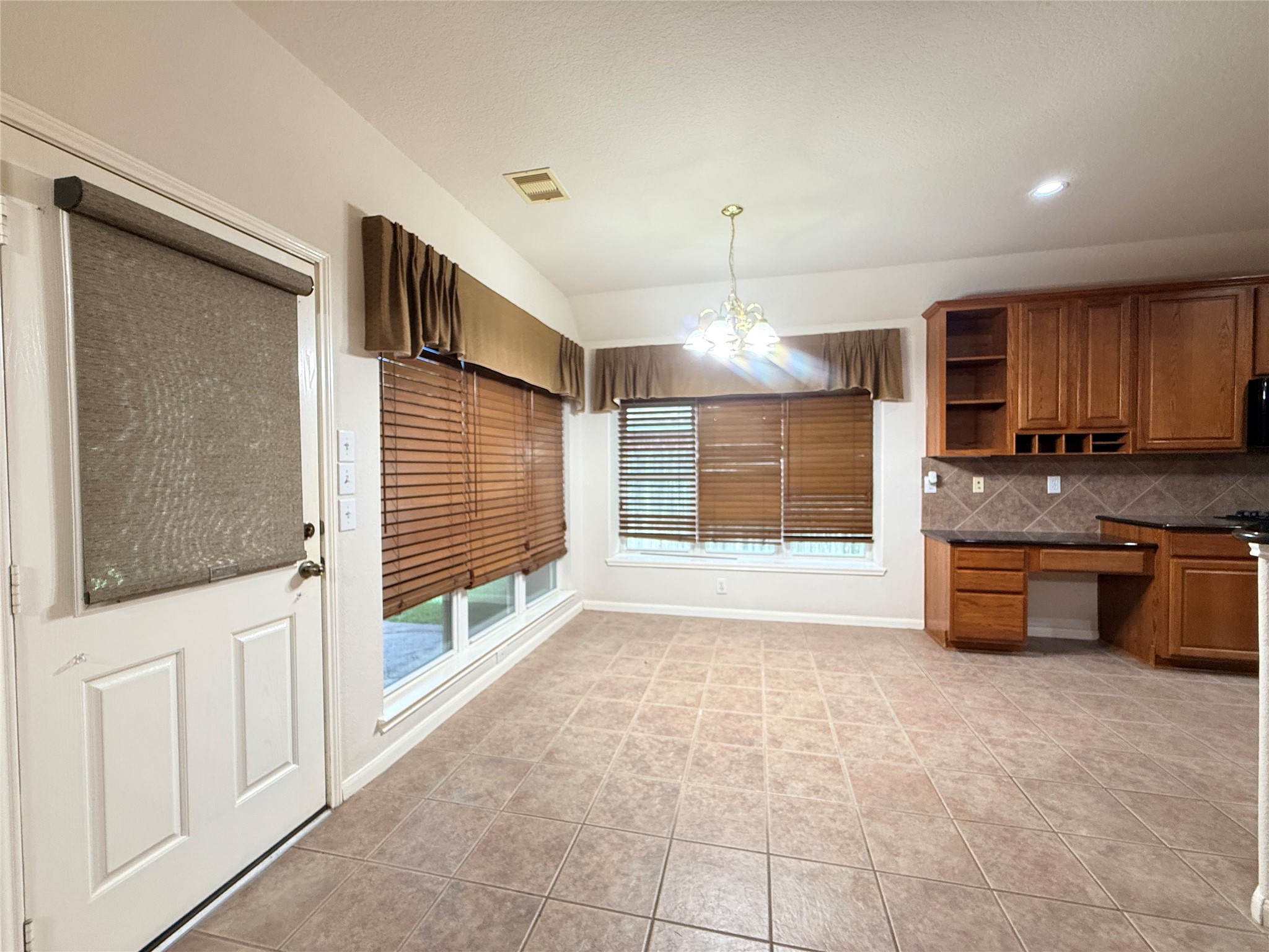 17523 Laguna Trail Drive Property Photo 9