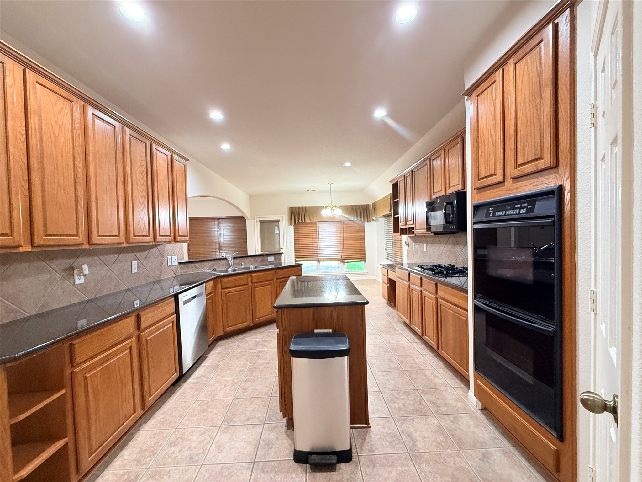 17523 Laguna Trail Drive Property Photo 11