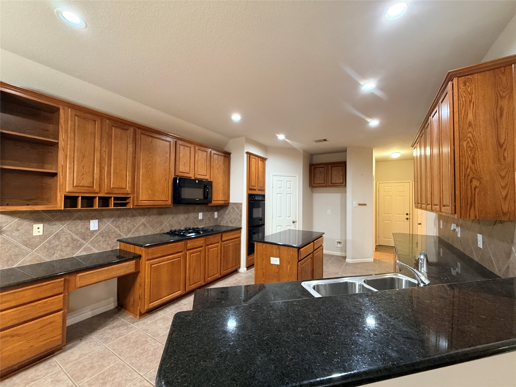 17523 Laguna Trail Drive Property Photo 13
