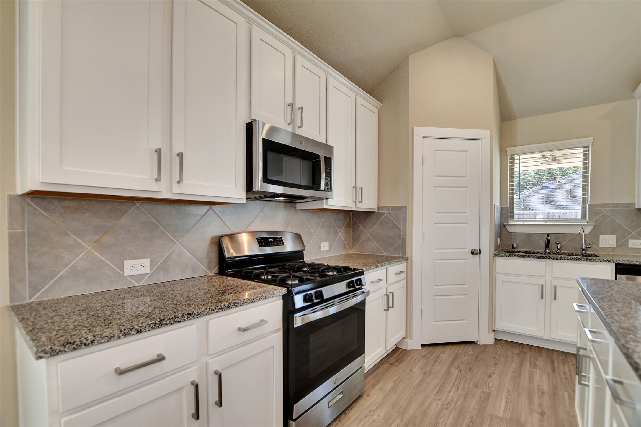 6419 Purple Wreath Way Property Photo 15
