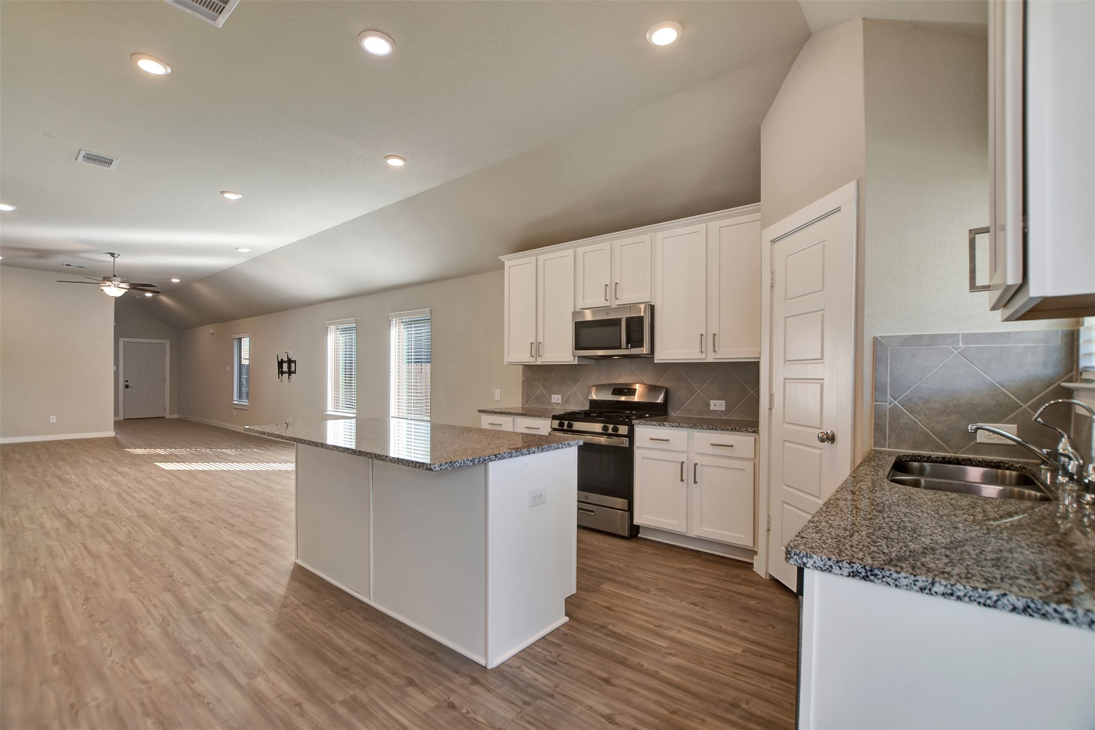 6419 Purple Wreath Way Property Photo 17