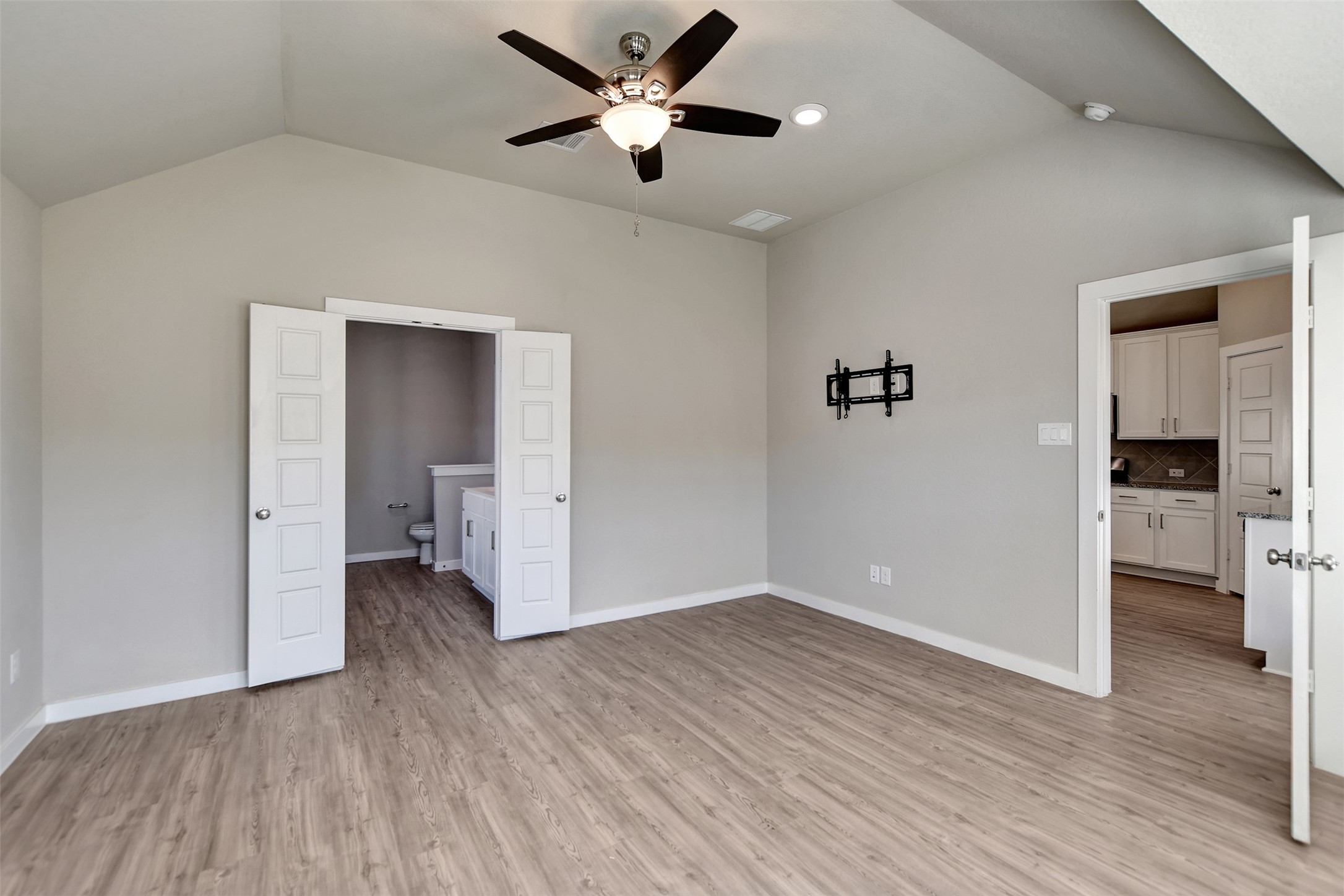 6419 Purple Wreath Way Property Photo 20