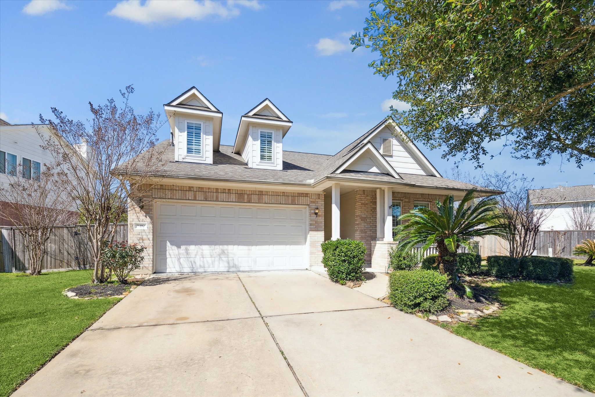 9402 Brackenton Crest Drive Property Photo 1